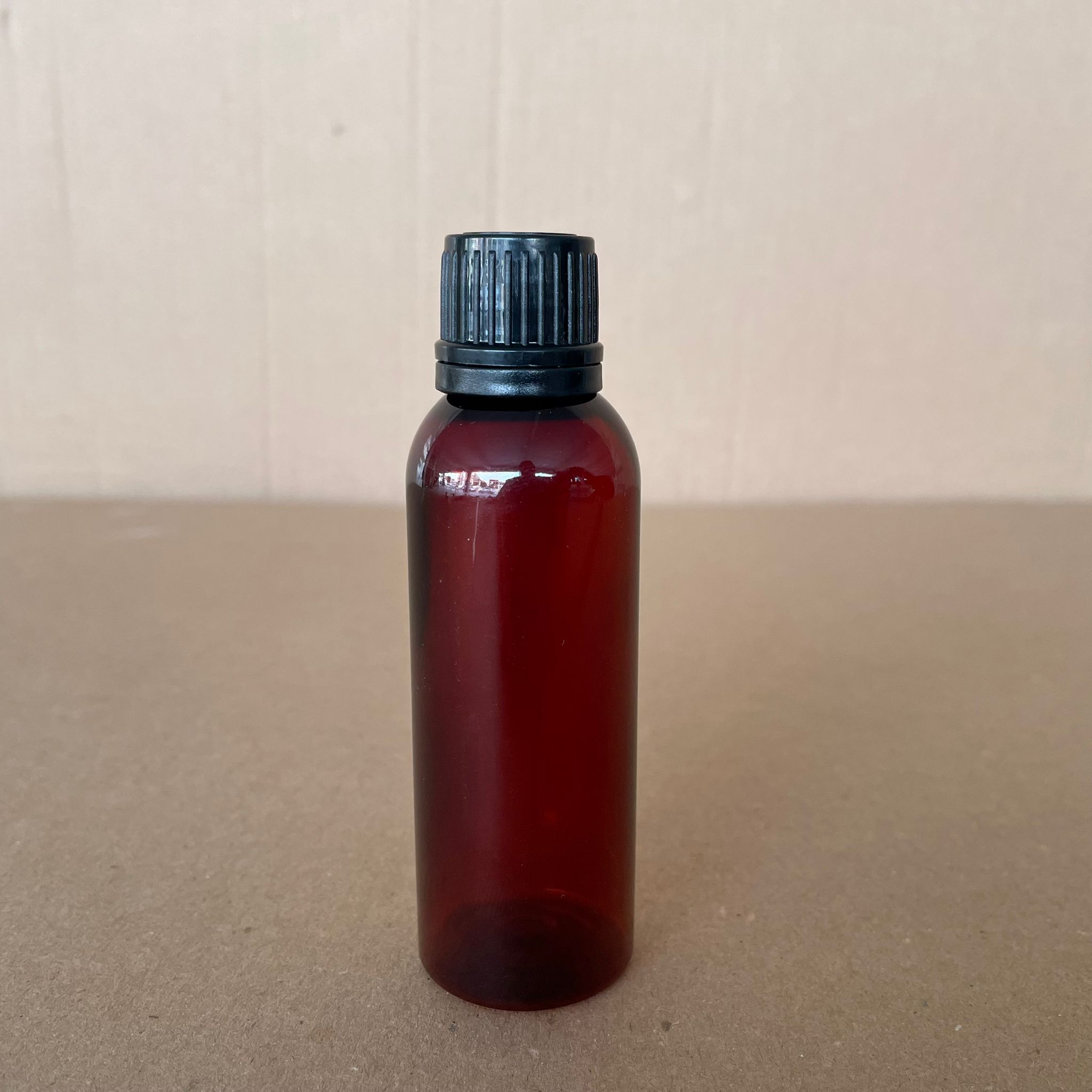 50 CC KALIN AMBER PET ŞİŞE (8 GR) - SİYAH KAPAKLI + KÖR TIPALI - 50 ML KAHVERENGİ PLASTİK ŞİŞE