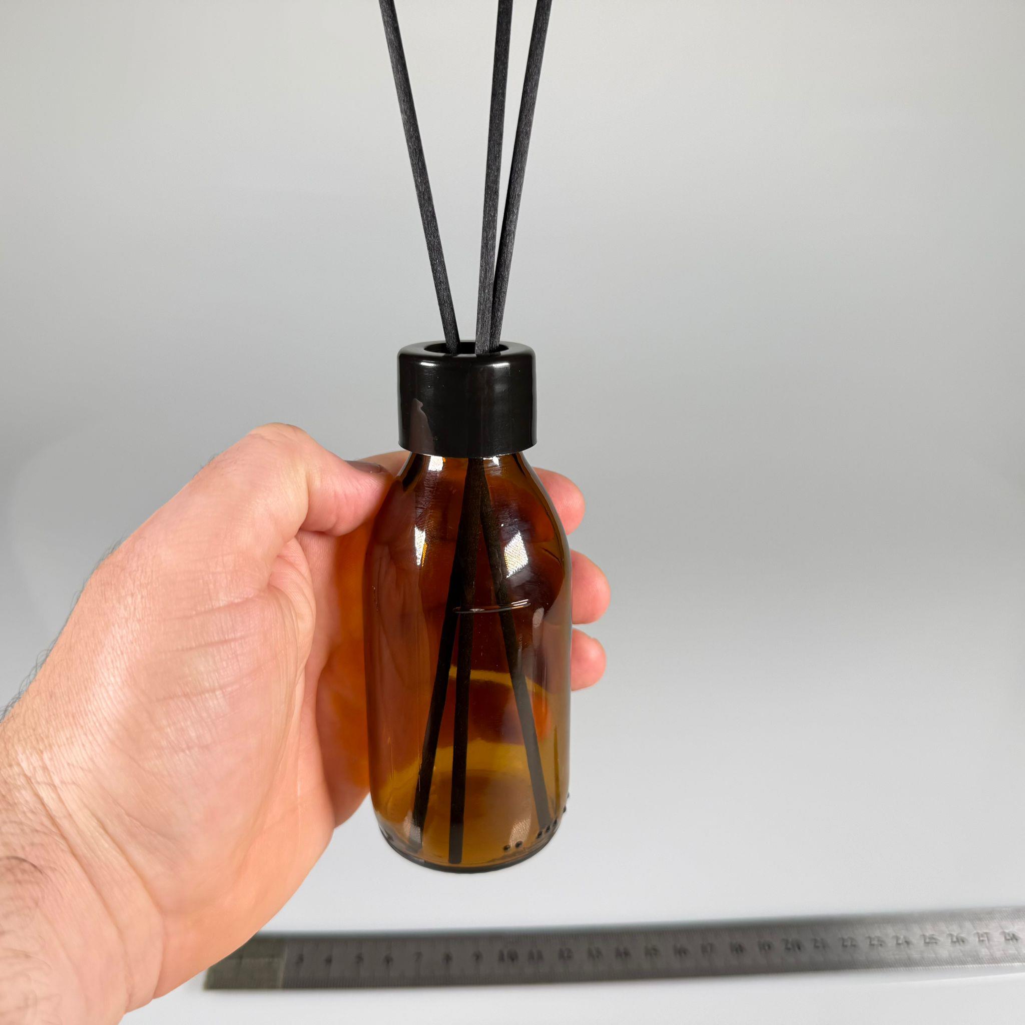 125 CC AMBER CAM BAMBU ODA KOKUSU ŞİŞESİ - 125 ML ÇUBUKLU BAMBU ODA KOKUSU ŞİŞESİ - DİFÜZÖR ŞİŞE- CAM ŞİŞE + SİYAH VİDALI KAPAK + KÖR TIPA + 3 ADET FİBER SİYAH BAMBU ÇUBUK