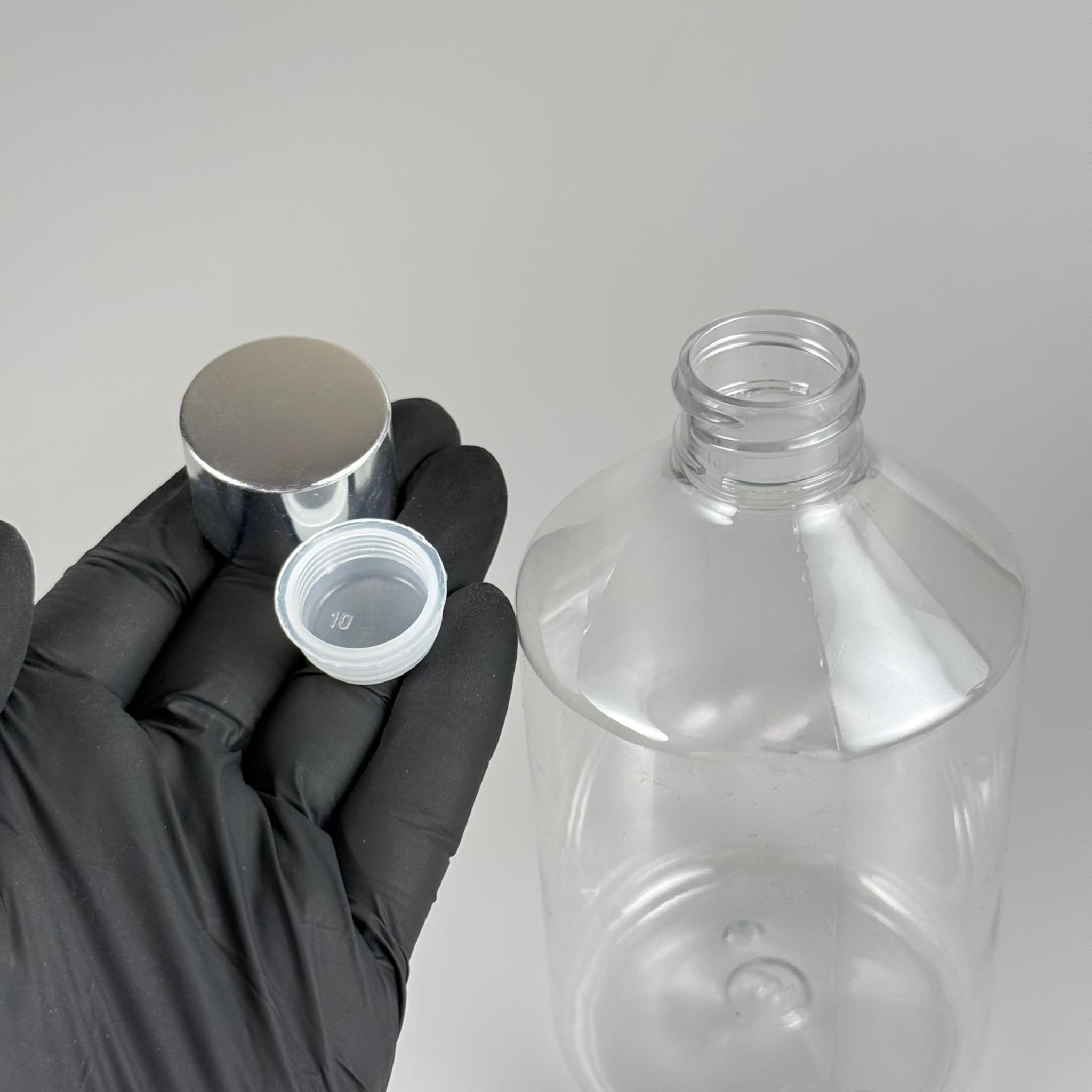 500 CC KÜT BOYUNLU ŞEFFAF PET ŞİŞE + ALÜMİNYUM KAPLAMALI GÜMÜŞ KAPAKLI + KÖR TIPALI TAKIM - 500 ML PET ŞİŞE