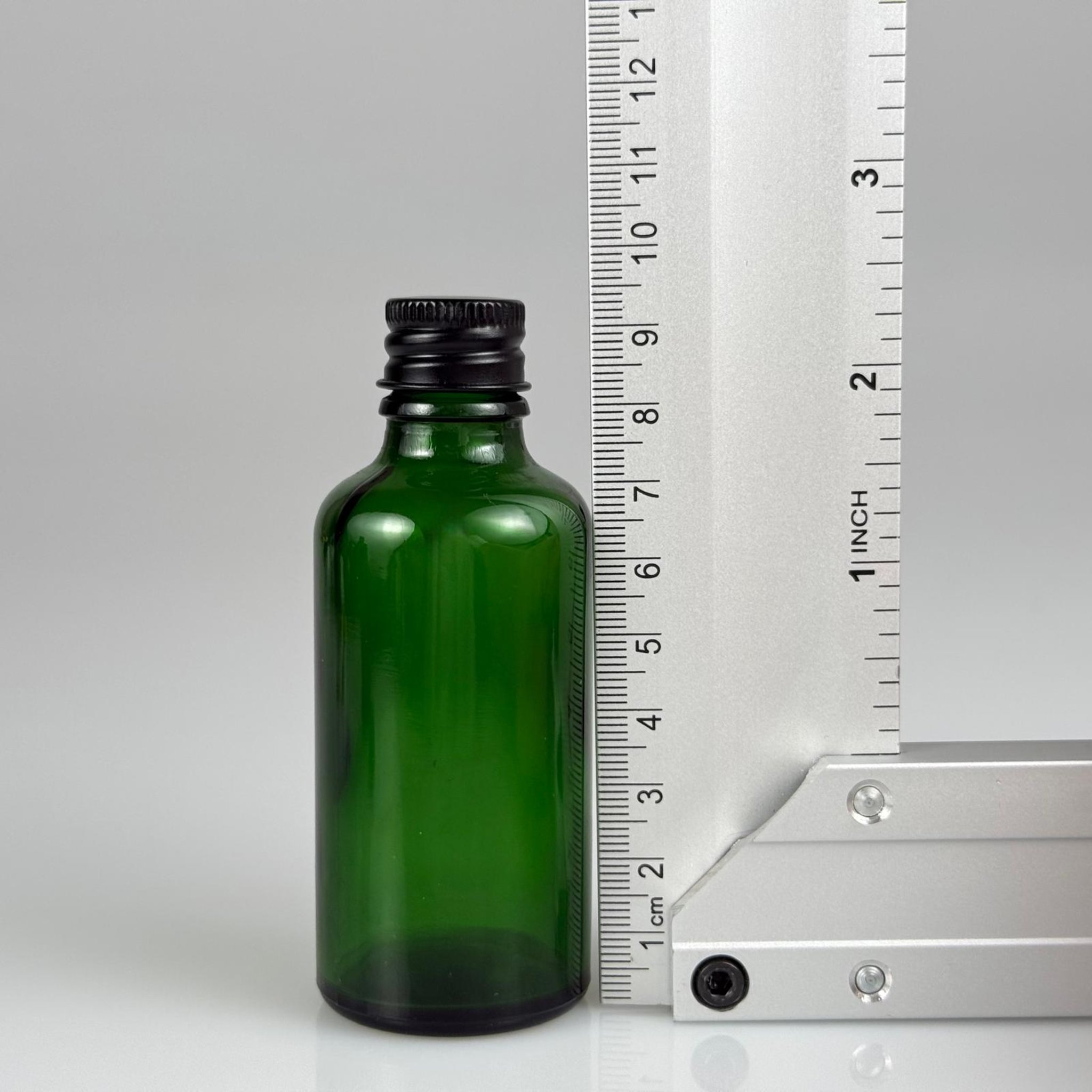 50 CC YEŞİL CAM ŞİŞE + KÖPÜK CONTALI SİYAH ALÜMİNYUM METAL KAPAKLI + KÖR TIPALI TAKIM - 50 ML YEŞİL CAM ŞİŞE