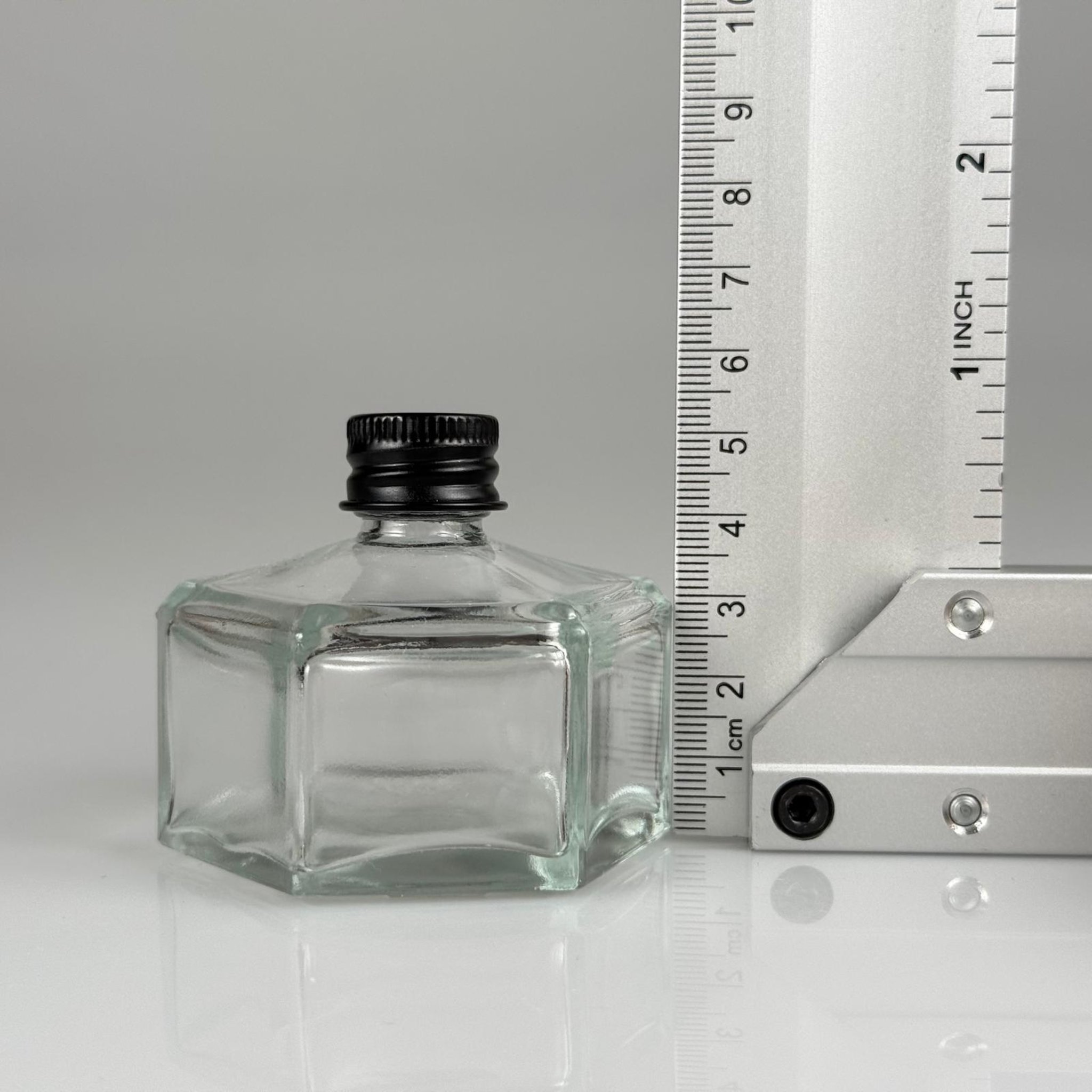 50 CC BASIK ALTIGEN CAM ŞİŞE + SİYAH ALÜMİNYUM METAL KAPAKLI TAKIM - 50 ML PRESTİJLİ ŞİŞE
