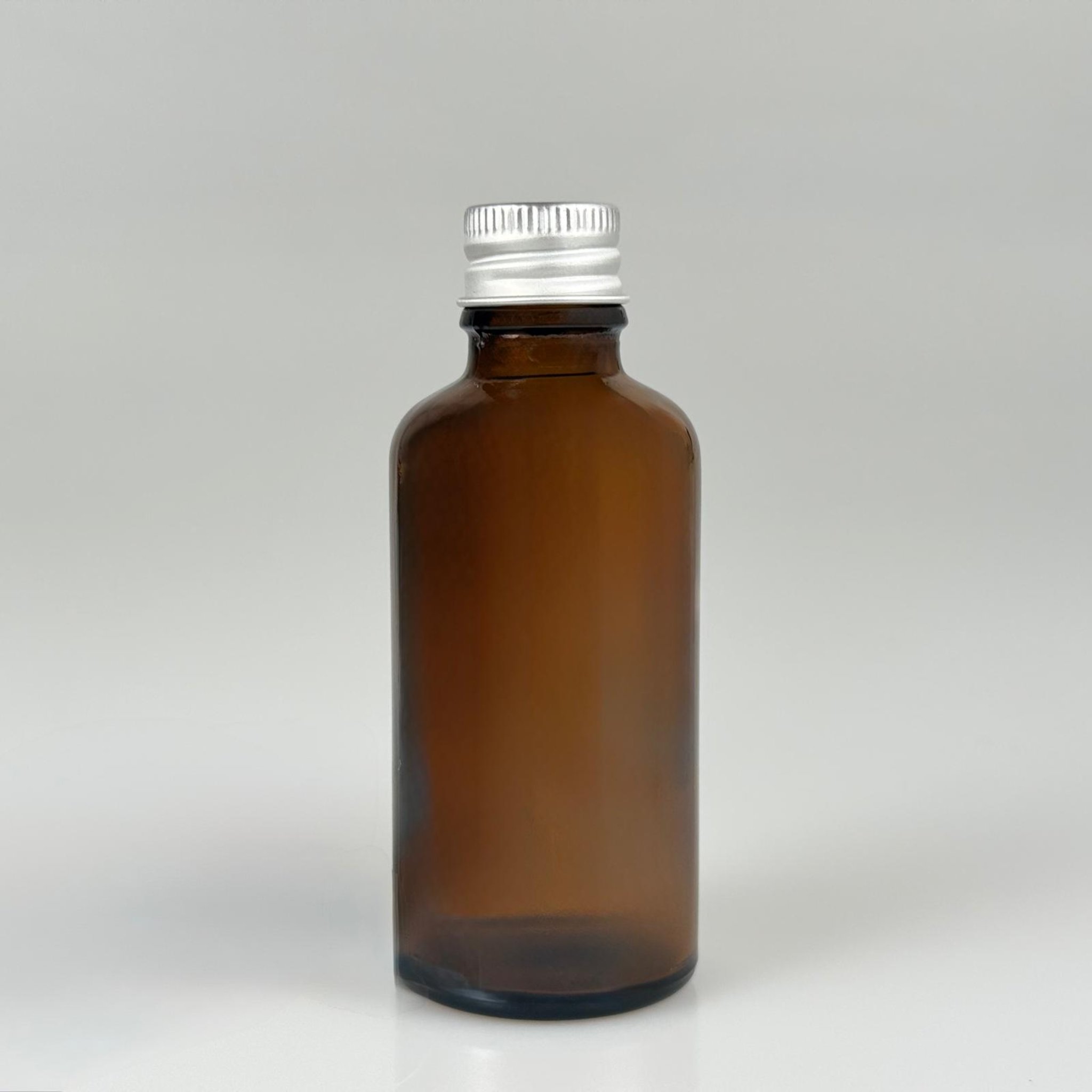 50 CC AMBER CAM ŞİŞE + KÖPÜK CONTALI GÜMÜŞ ALÜMİNYUM METAL KAPAKLI TAKIM - 50 ML KAHVERENGİ CAM ŞİŞE