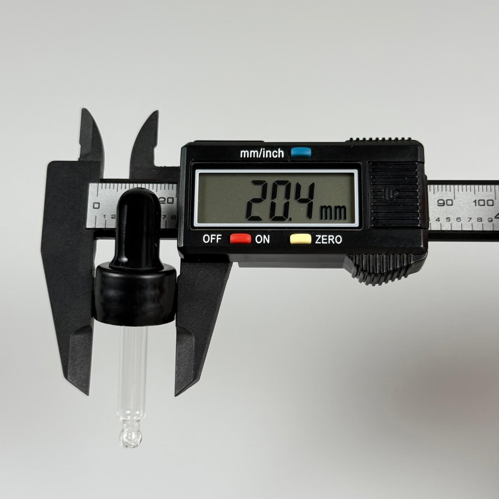 18 MM CAM DAMLALIKLI TAKIM - SİYAH EMZİK +  DELİKLİ PLASTİK DÜZ SİYAH KAPAK + 48 MM CAM PİPET