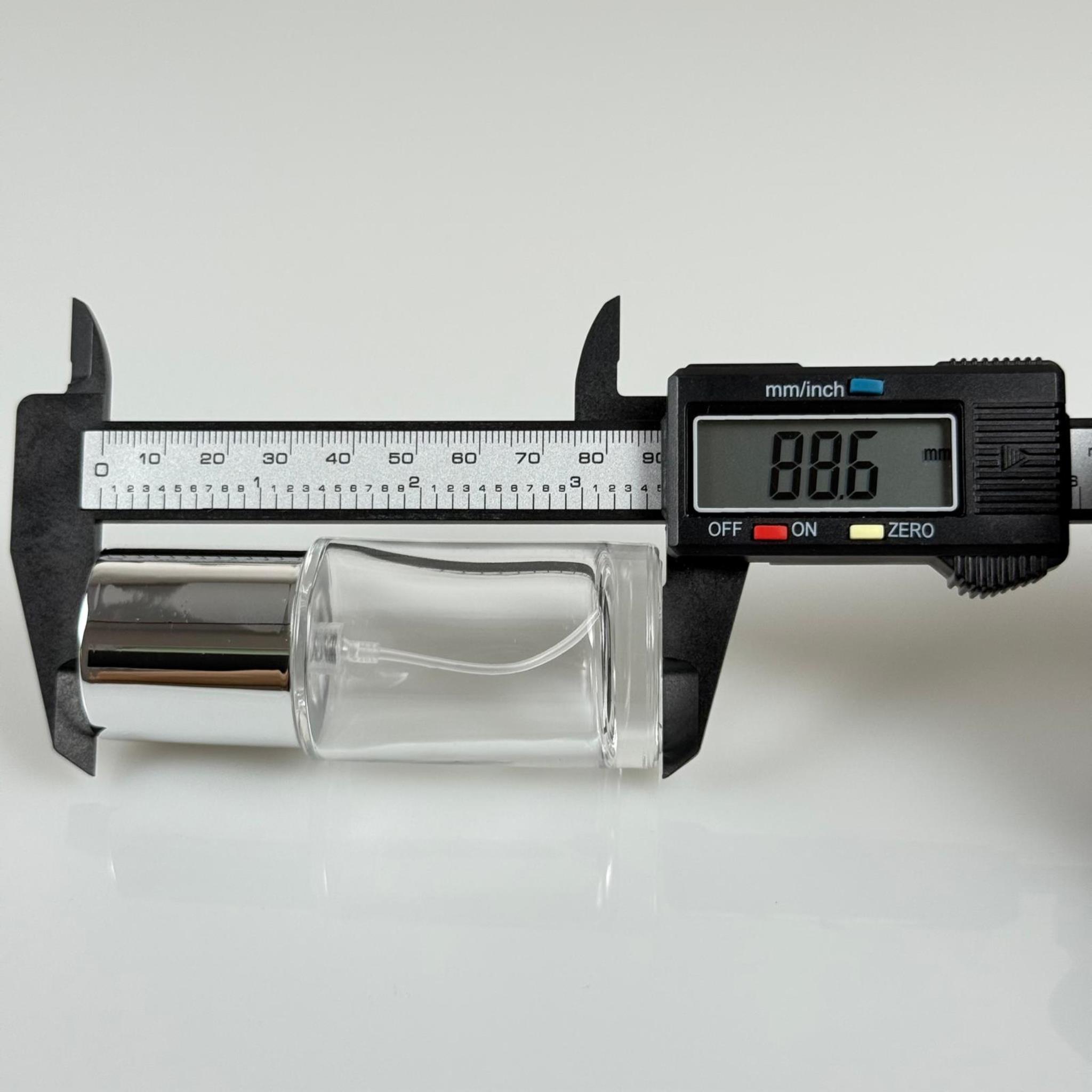 30 ML SİLİNDİR MODEL SAVAGE PARFÜM ŞİŞESİ - SİYAH METAL SPREYLİ + GÜMÜŞ GENİŞ KAPAKLI (AĞIZ 15 MM GEÇME KOLAY KAPAMA)