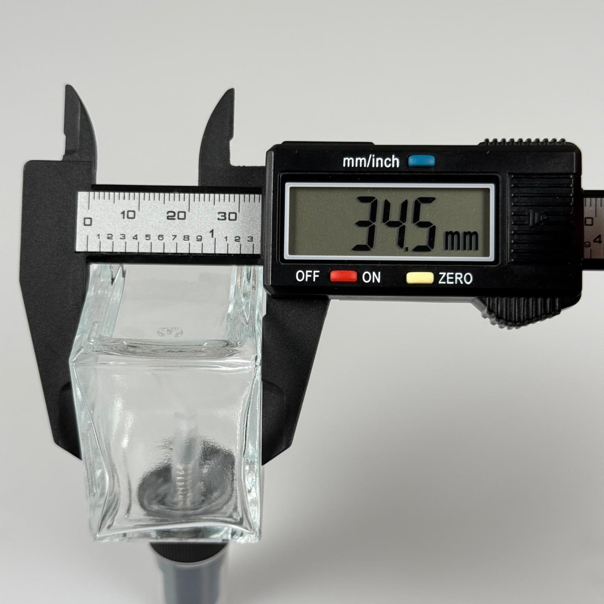 50 CC KÖŞELİ PRİZMA CAM ŞİŞE - SİYAH SPREYLİ TAKIM - 50 ML PRESTİJLİ ŞİŞE