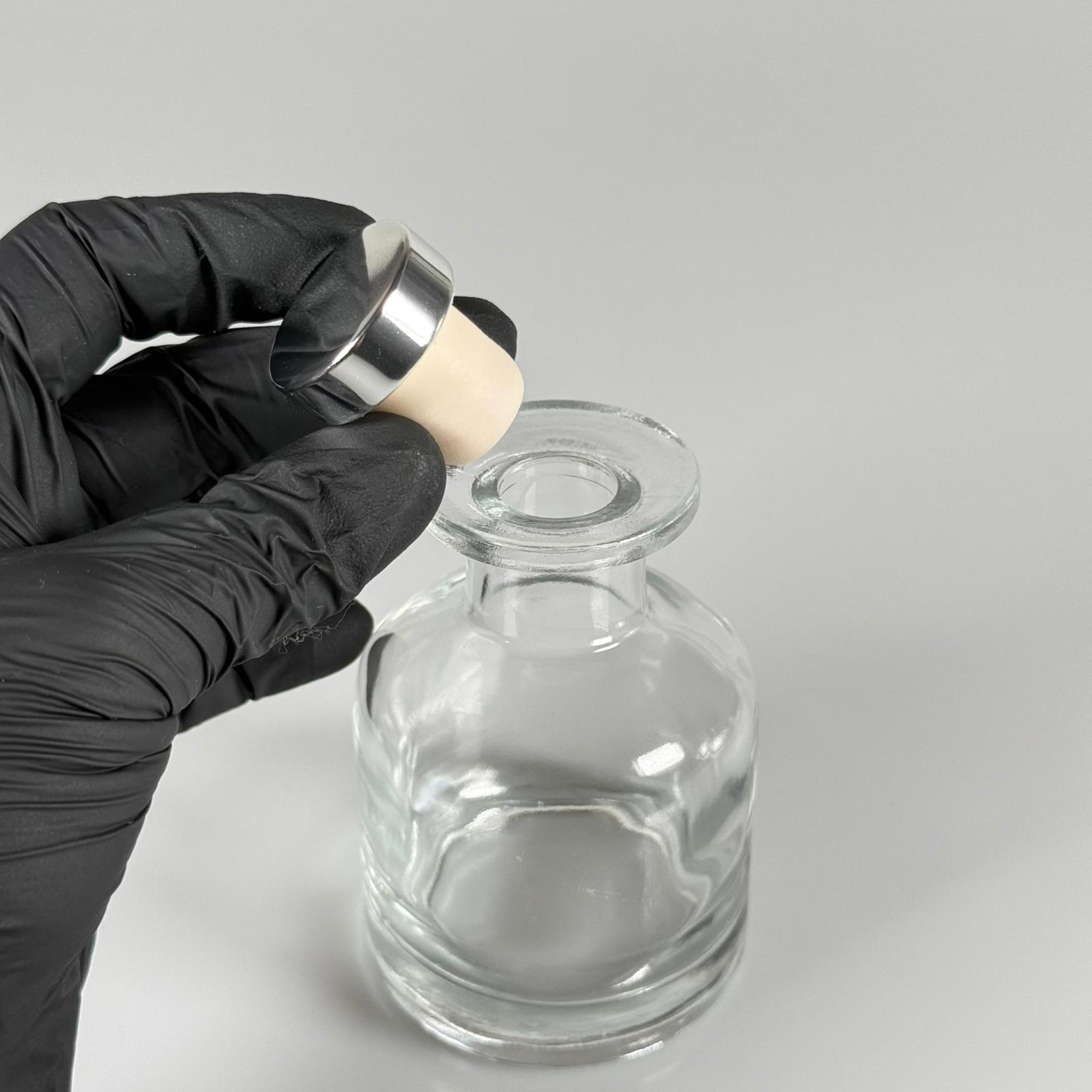 150 CC ŞEFFAF SİLİNDİR BAMBU CAM ESANS ŞİŞESİ - 150 ML KOKU, ESANS, PARFÜMERİ ŞİŞESİ - GÜMÜŞ MANTAR TIPALI TAKIM