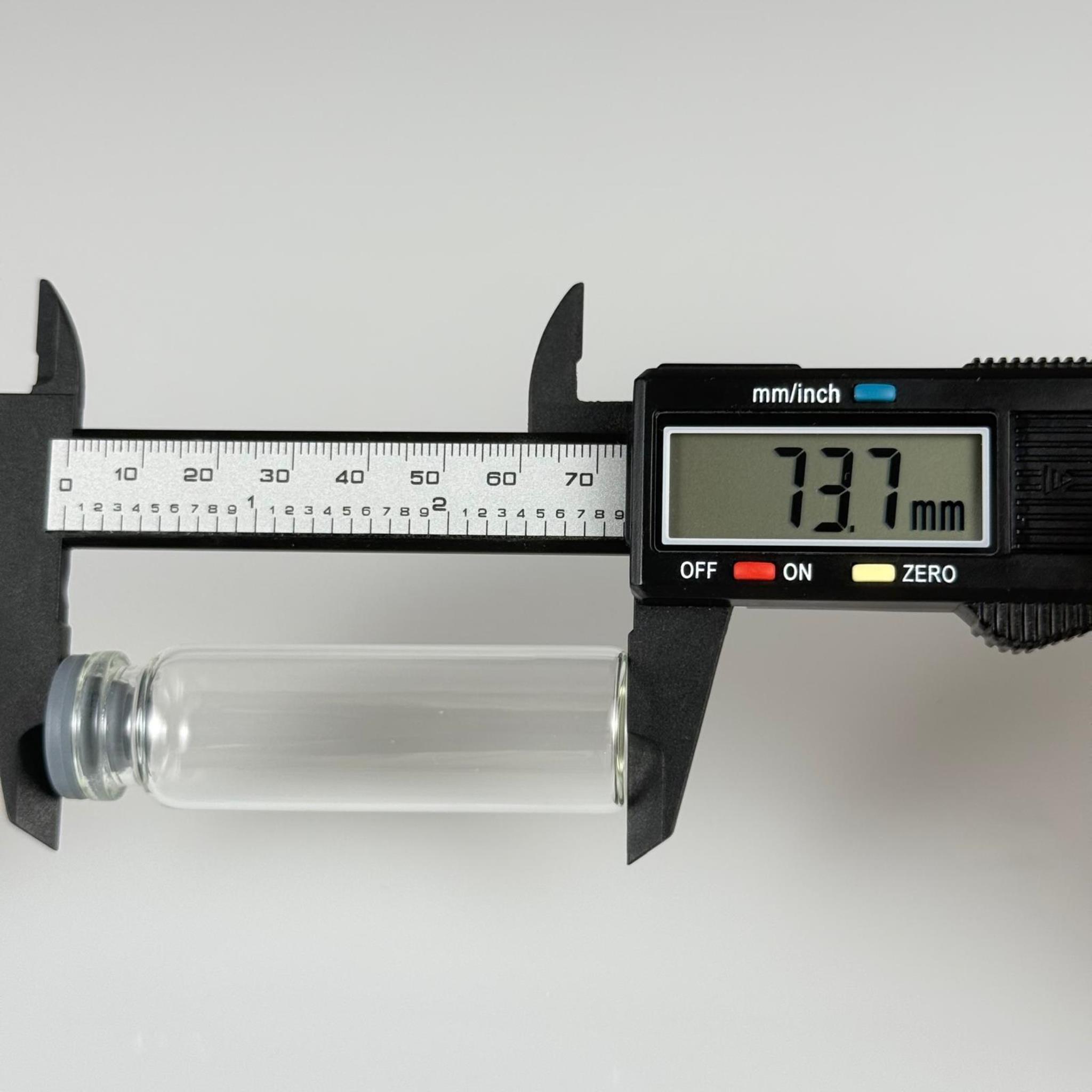22x70 MM İNCE BOROSİLİKAT FLAKON CAM ŞİŞE 18 ML + BUTİL KAUÇUK TIPA 20 MM - ŞEFFAF CAM İLAÇ, ECZA, PENİSİLİN, MEDİKAL, LABORATUVAR, FARMASÖTİK ŞİŞELERİ
