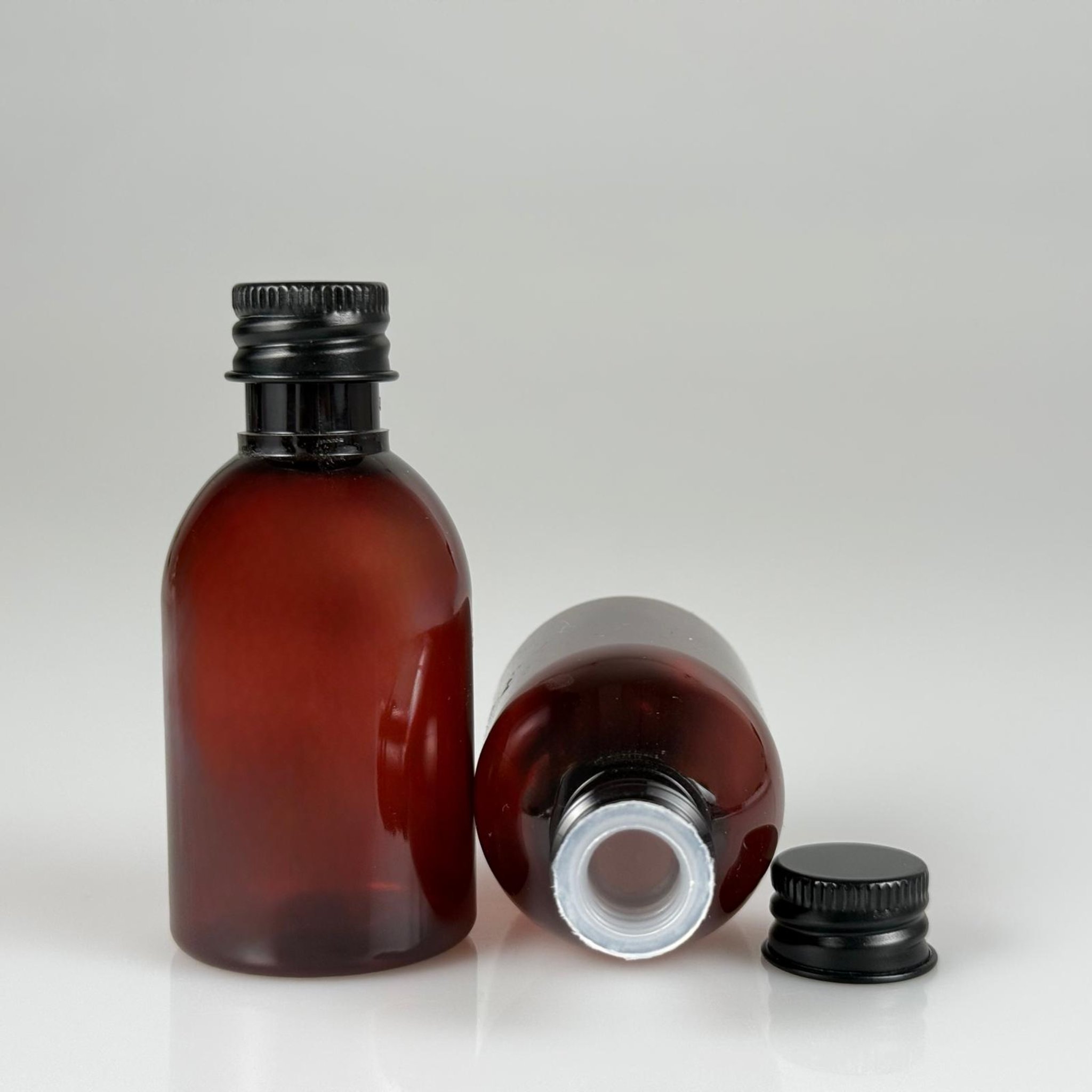 50  CC AMBER PET ŞİŞE + KÖPÜK CONTALI SİYAH ALÜMİNYUM METAL KAPAKLI + KÖR TIPALI TAKIM - 50 ML KAHVERENGİ PLASTİK ŞİŞE