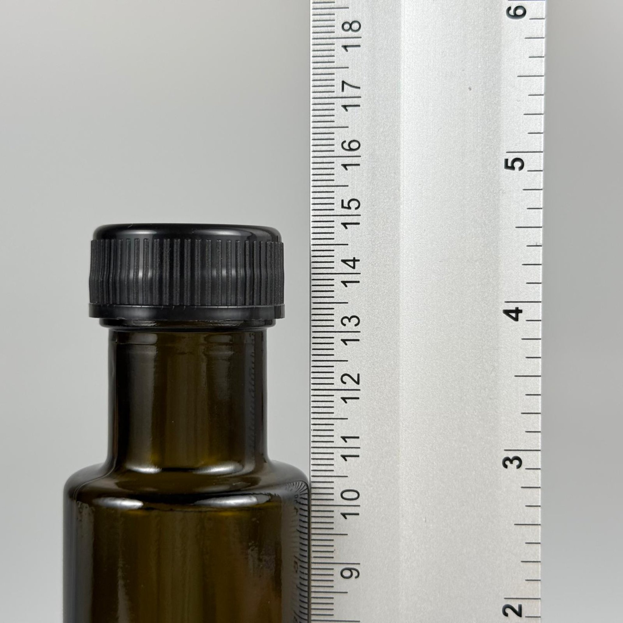 100 CC DORİKA CAM ŞİŞE KOYU YEŞİL (31 MM AĞIZ) - CONTALI SİYAH KAPAKLI - 100 ML SİLİNDİR DORİCA YAĞ VE SOS ŞİŞELERİ