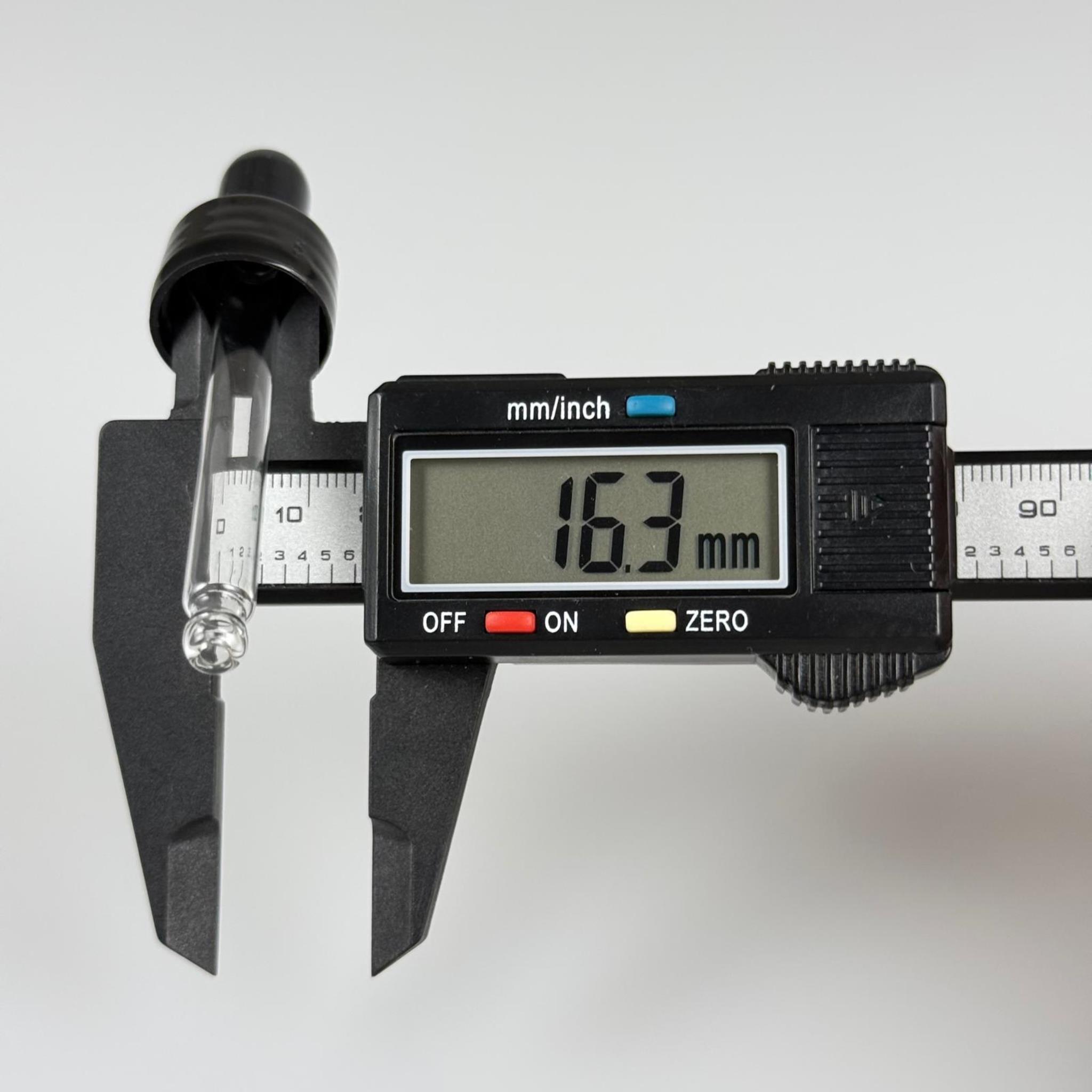 18 MM CAM DAMLALIKLI TAKIM - SİYAH EMZİK +  DELİKLİ PLASTİK DÜZ SİYAH KAPAK + 70 MM CAM PİPET