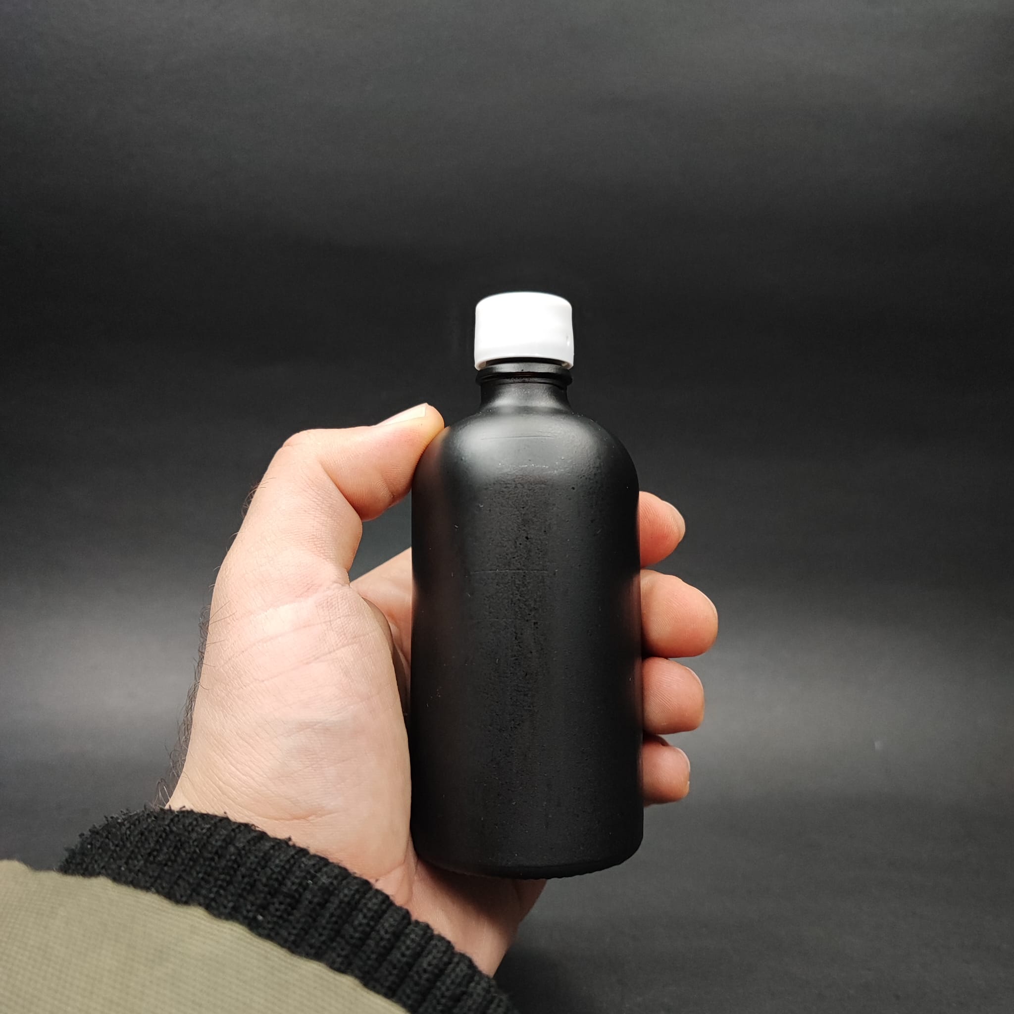 100 CC SİYAH CAM ŞİŞE + KENDİNDEN CONTALI SIZDIRMAZ BEYAZ KAPAK - 100 ML KAPAKLI CAM ŞİŞE