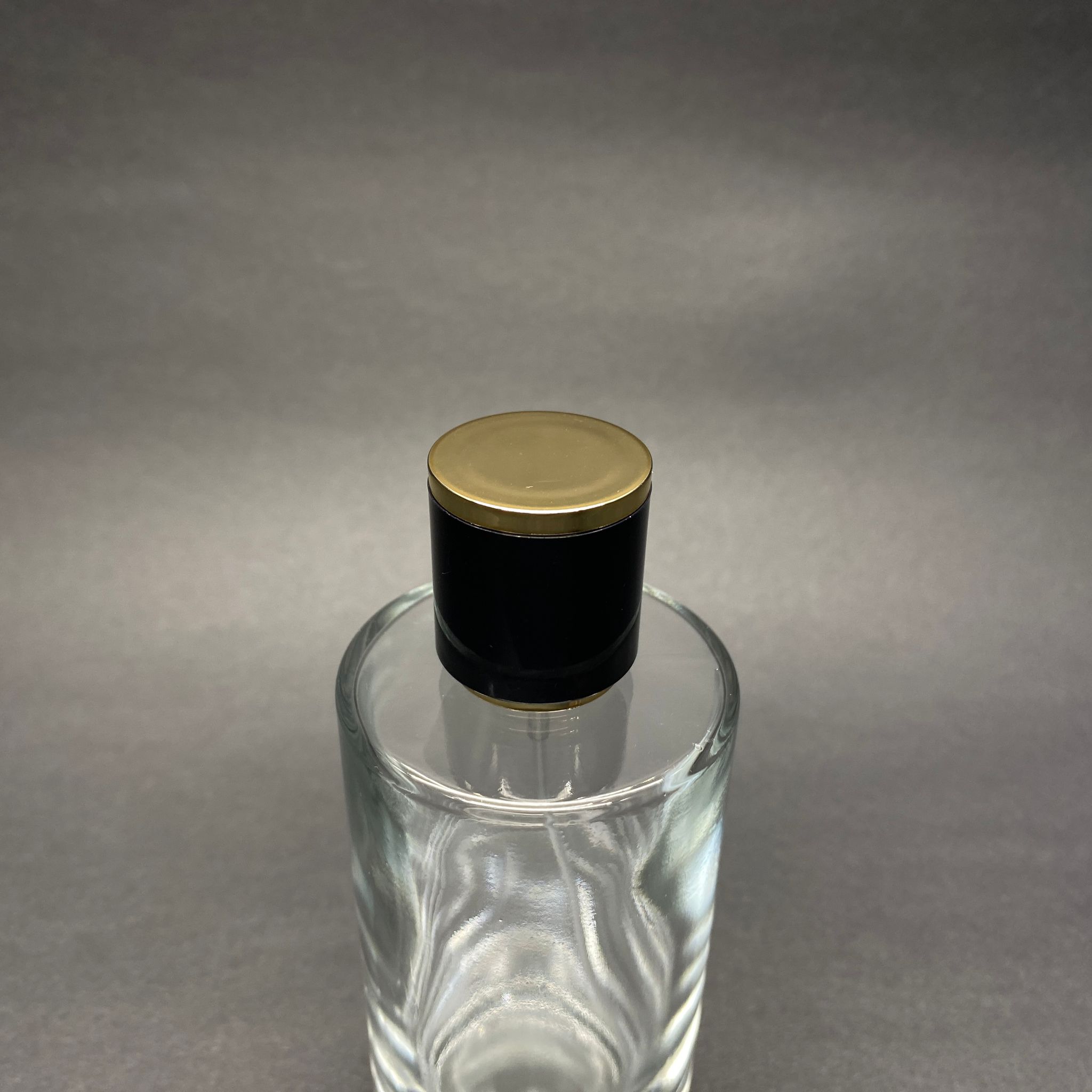 100 ML SİLİNDİR MODEL SAVAGE PARFÜM ŞİŞESİ - SİYAH METAL SPREYLİ + GOLD SİYAH KAPAKLI (AĞIZ 15 MM GEÇME KOLAY KAPAMA)