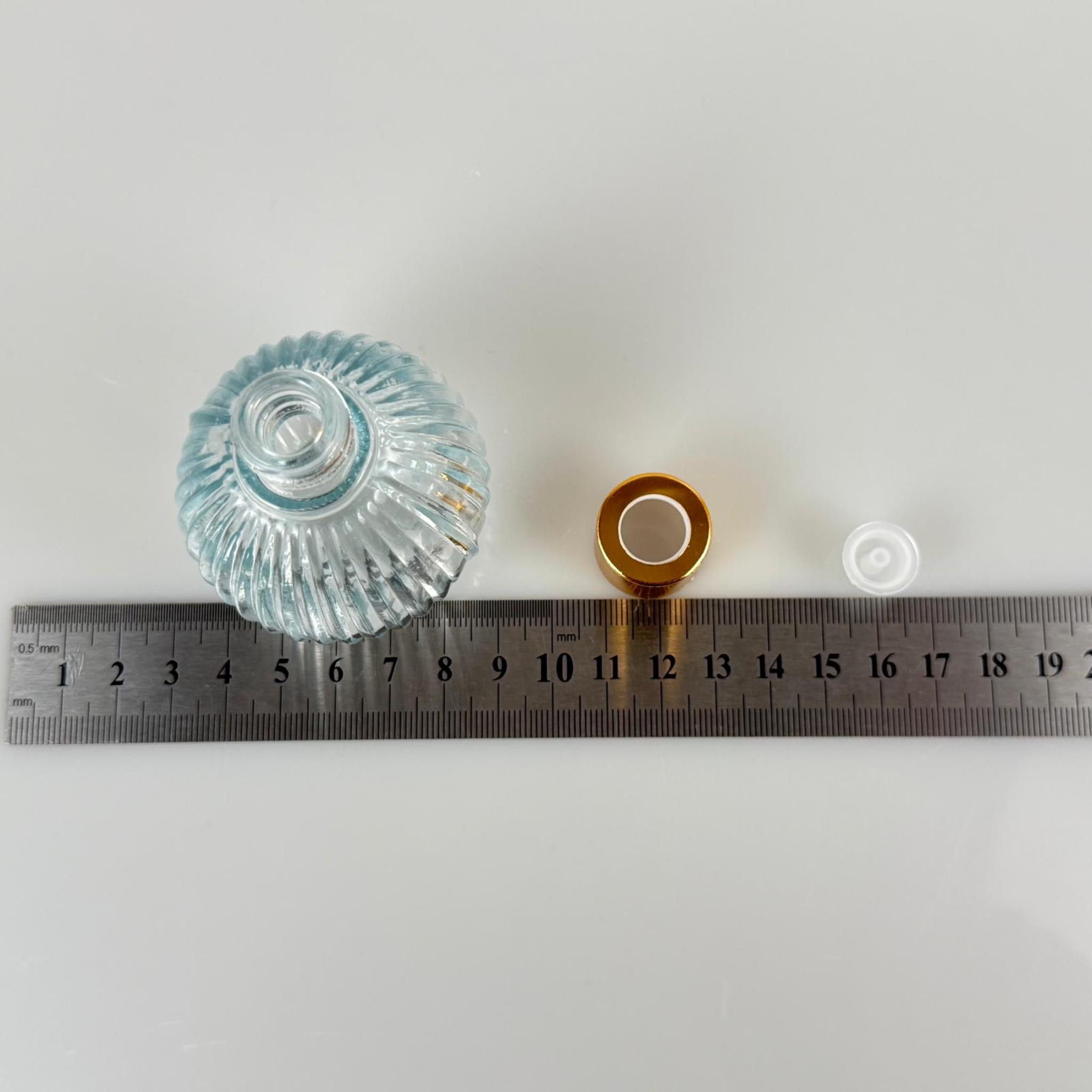 ÇİZGİLİ TOP MODEL CAM KOLONYA ŞİŞESİ + METAL GOLD KAPAK + TIPA - 50 ML - HEDİYELİK KOLONYA ŞİŞELERİ