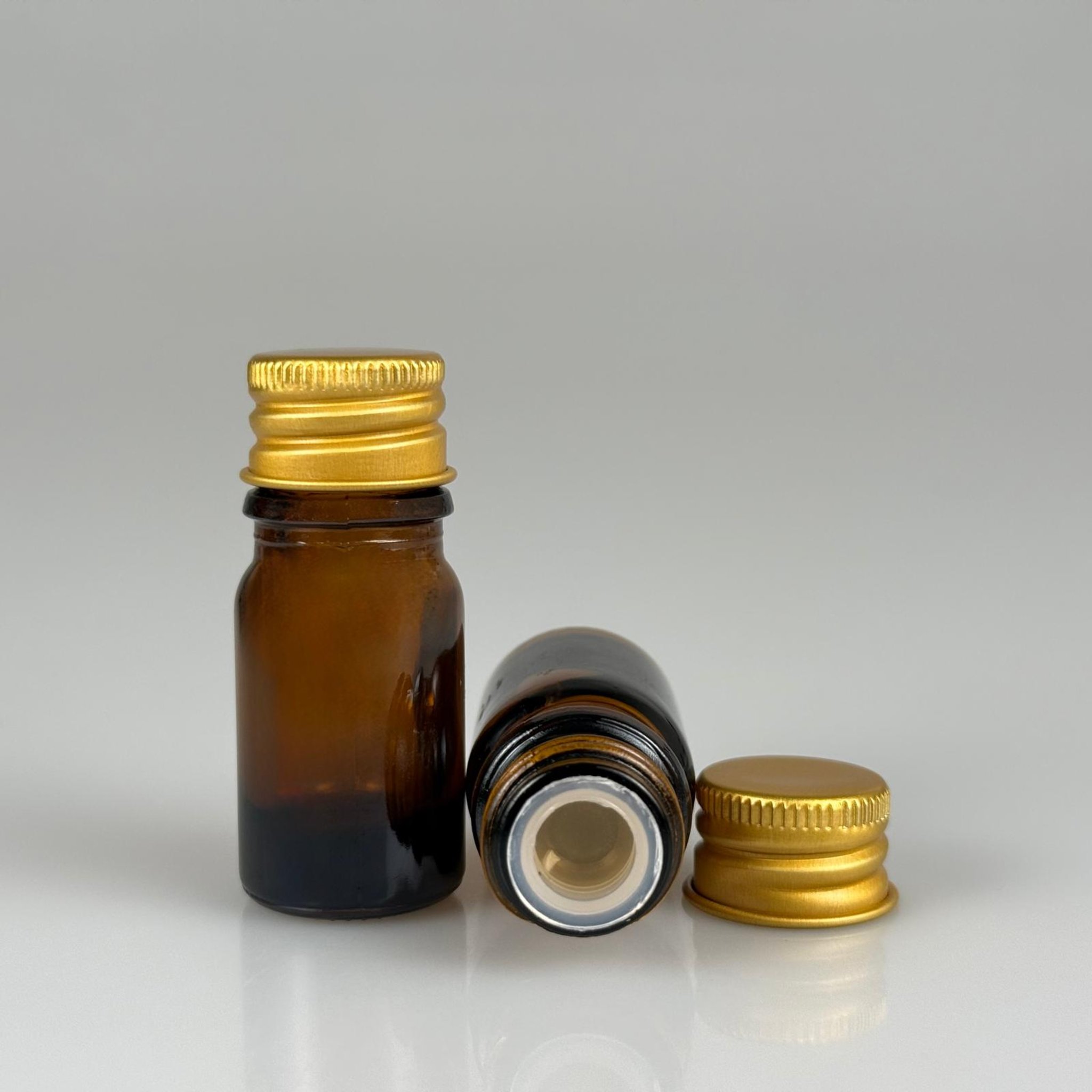 5 CC AMBER CAM ŞİŞE + KÖPÜK CONTALI GOLD ALÜMİNYUM METAL KAPAKLI + KÖR TIPALI TAKIM - 5 ML KAHVERENGİCAM ŞİŞE