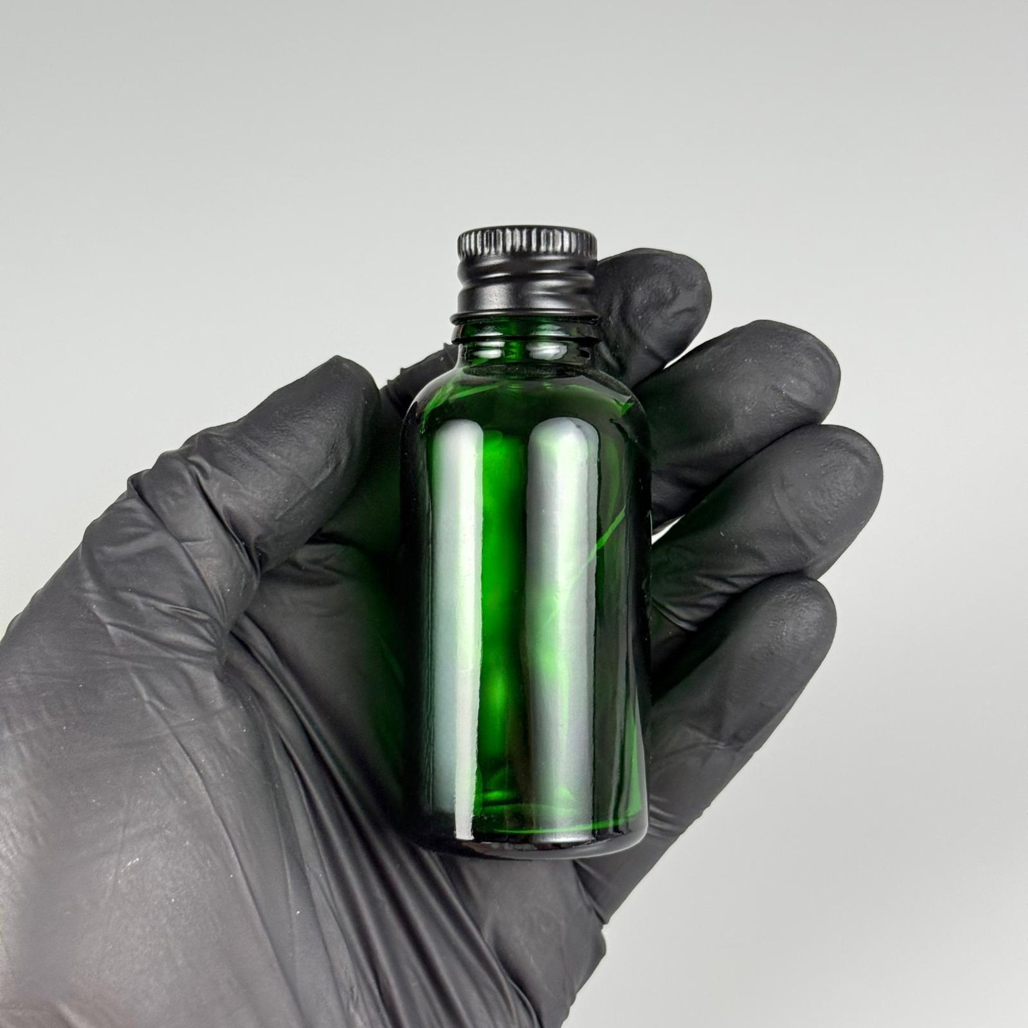 30 CC YEŞİL CAM ŞİŞE + KÖPÜK CONTALI SİYAH ALÜMİNYUM METAL KAPAKLI TAKIM - 30 ML YEŞİL CAM ŞİŞE