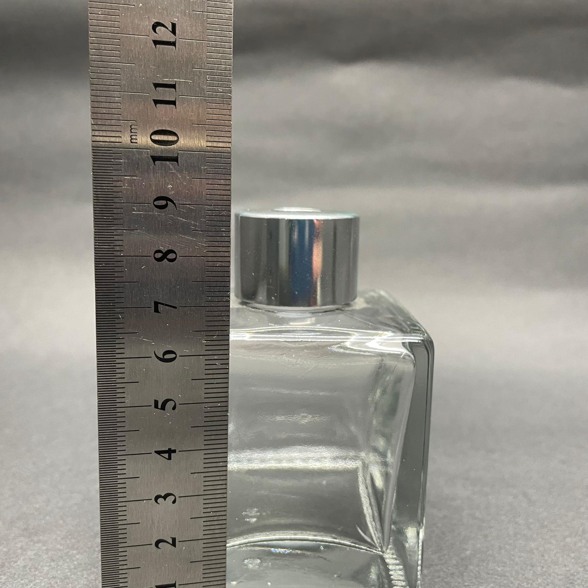 100 CC KARE BAMBU CAM BAMBU ODA KOKUSU ŞİŞESİ - 100 ML ÇUBUKLU KÖŞELİ BAMBU ODA KOKUSU ŞİŞESİ - DİFÜZÖR ŞİŞE- CAM ŞİŞE + GÜMÜŞ METAL KAPAK + TIPA + 3 ADET FİBER SİYAH BAMBU ÇUBUK