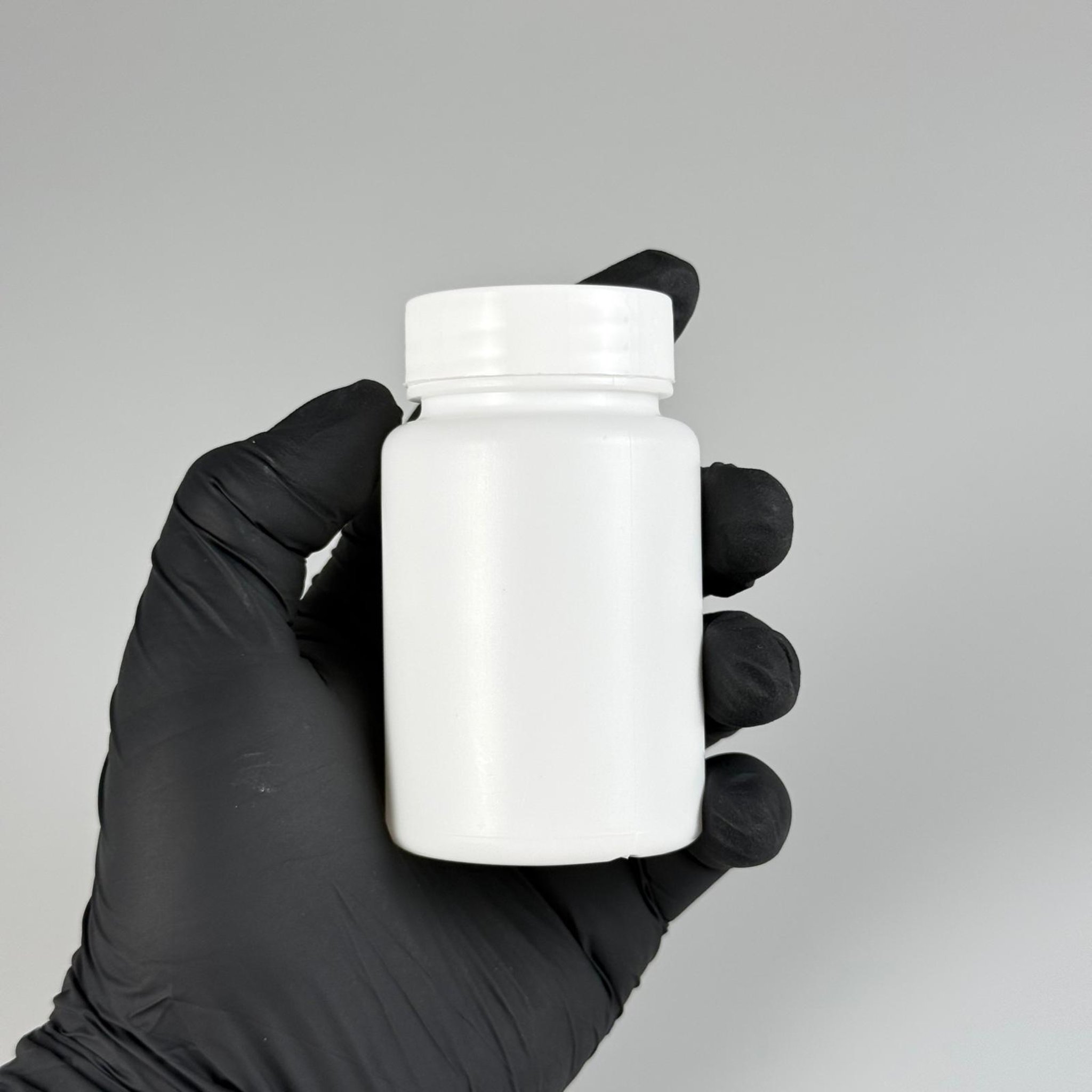 100 CC BEYAZ SERT POLİETİLEN ŞİŞE + BEYAZ PLASTİK KAPAKLI - 100 ML POLİETİLEN ŞİŞE