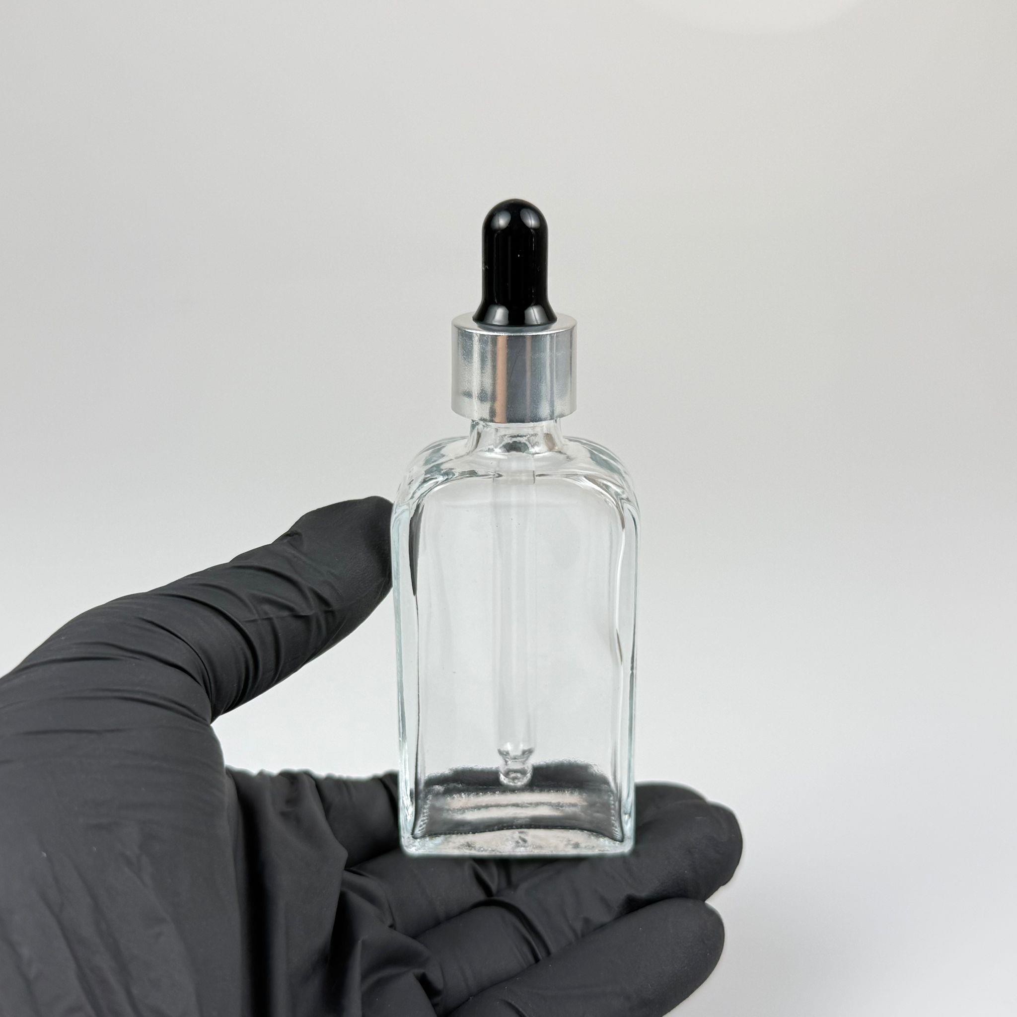 50 CC YASSI DİKDÖRTGEN PRESTİJLİ CAM DAMLALIKLI ŞİŞE - SİYAH EMZİK - GÜMÜŞ METALİK KAPAK - 50 ML CAM DAMLALIKLI ŞİŞE - DAMLALIKLI BOŞ ŞİŞE