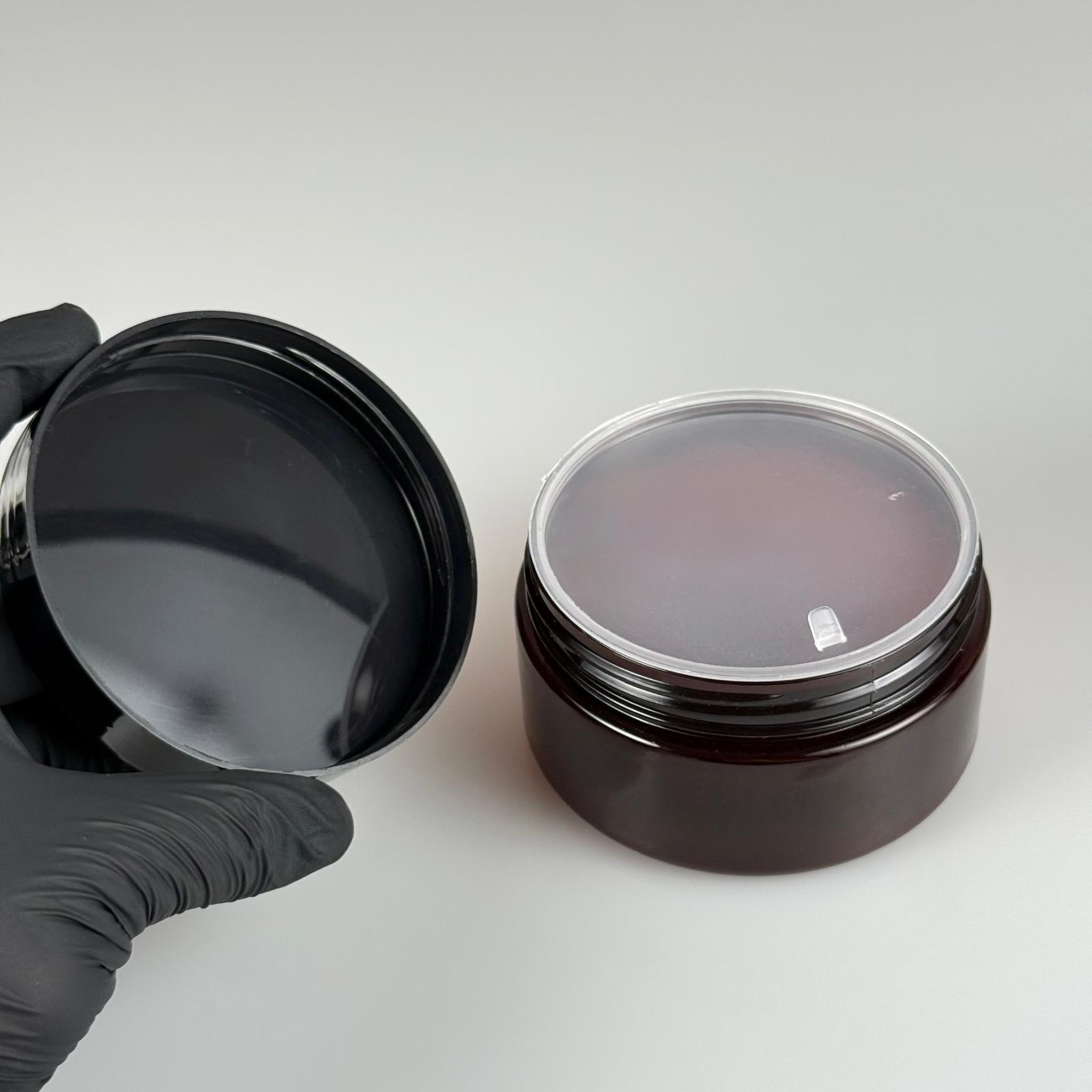 200 CC SERT PLASTİK AMBER KAVANOZ + SİYAH KAPAKLI + İÇ TIPALI TAKIM  - 200 ML KAHVERENGİ KAVANOZ