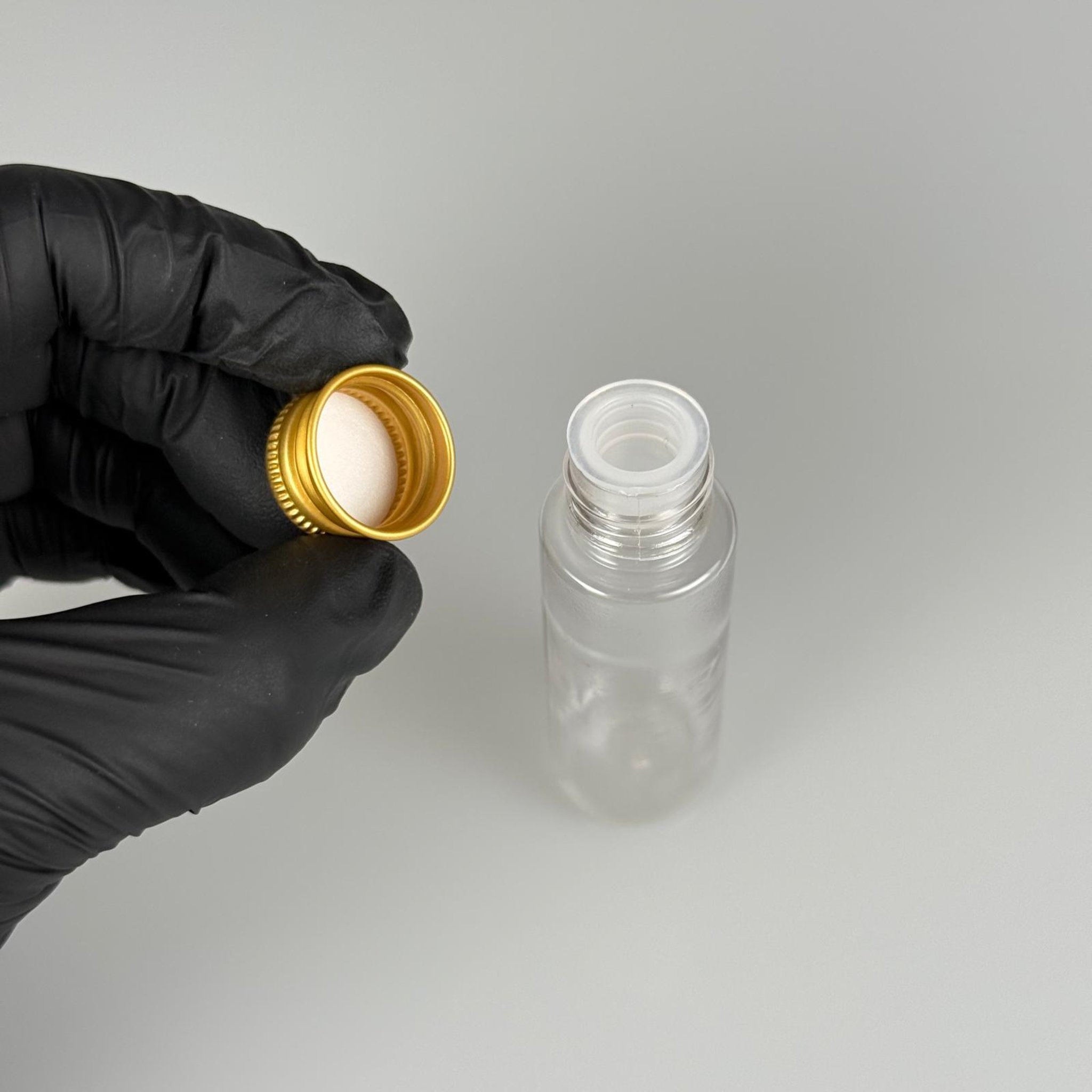 20 CC ŞEFFAF PET SHOT ŞİŞE - KÖPÜK CONTALI GOLD ALÜMİNYUM METAL KAPAKLI + KÖR TIPALI TAKIM - 20 ML PLASTİK ŞİŞE