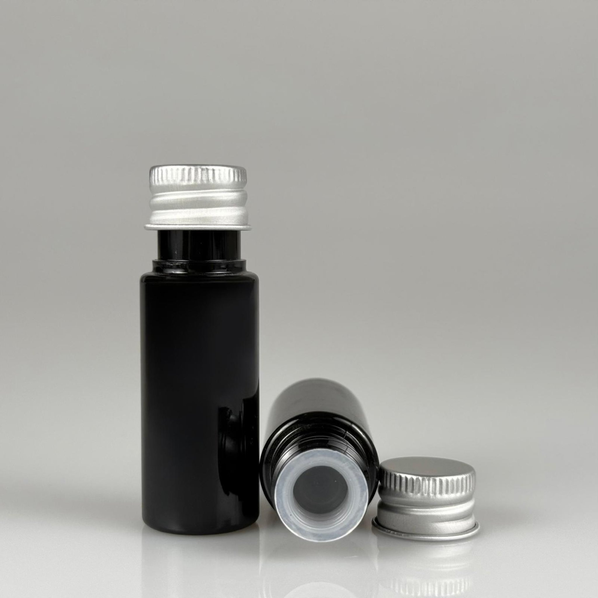 15 CC SİYAH SİLİNDİR PET ŞİŞE + KÖPÜK CONTALI GÜMÜŞ ALÜMİNYUM METAL KAPAKLI + KÖR TIPALI TAKIML - 15 ML SİYAH PET ŞİŞE