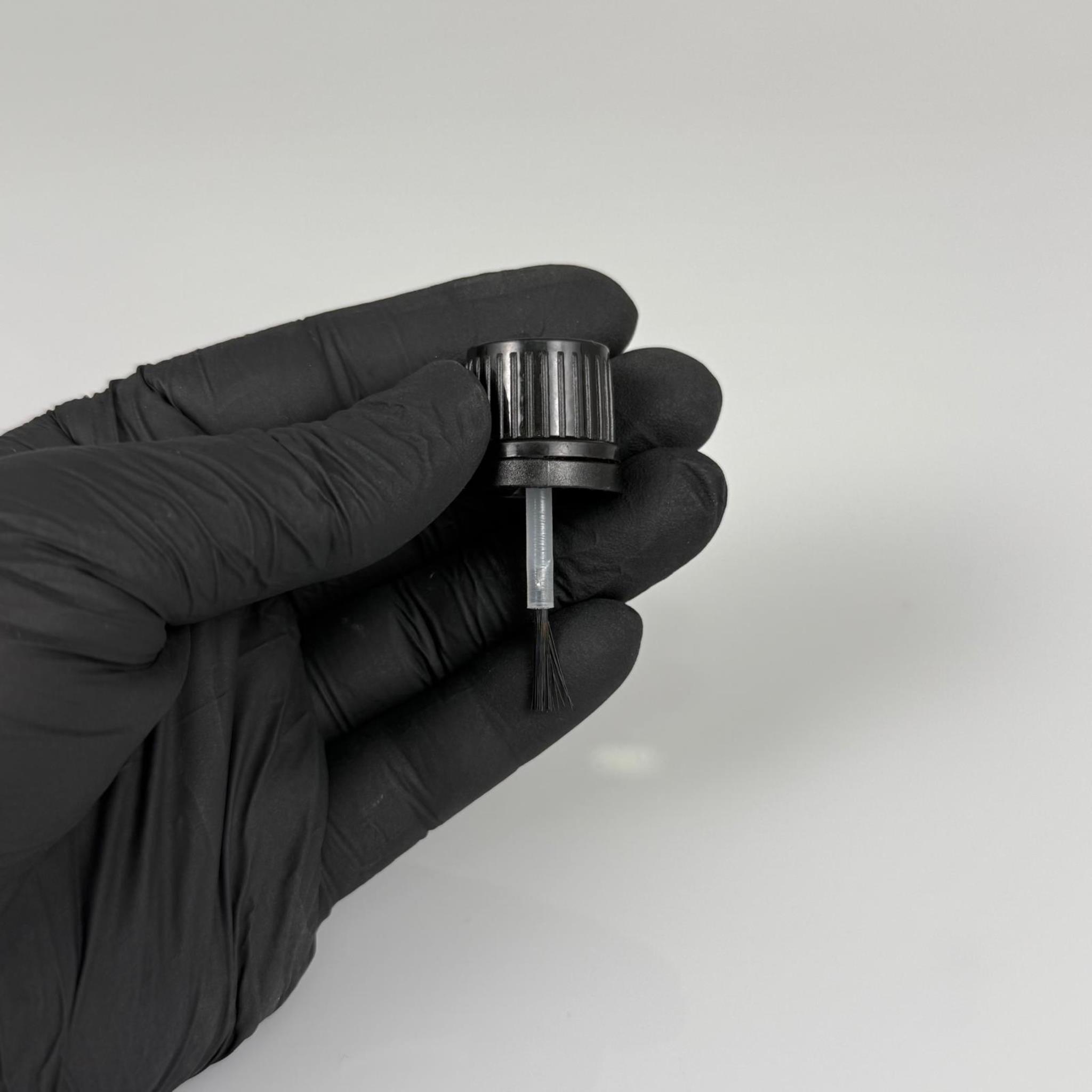 18 MM FIRÇALI KAPAK - SİYAH (4,5 CM FIRÇA BOYU)