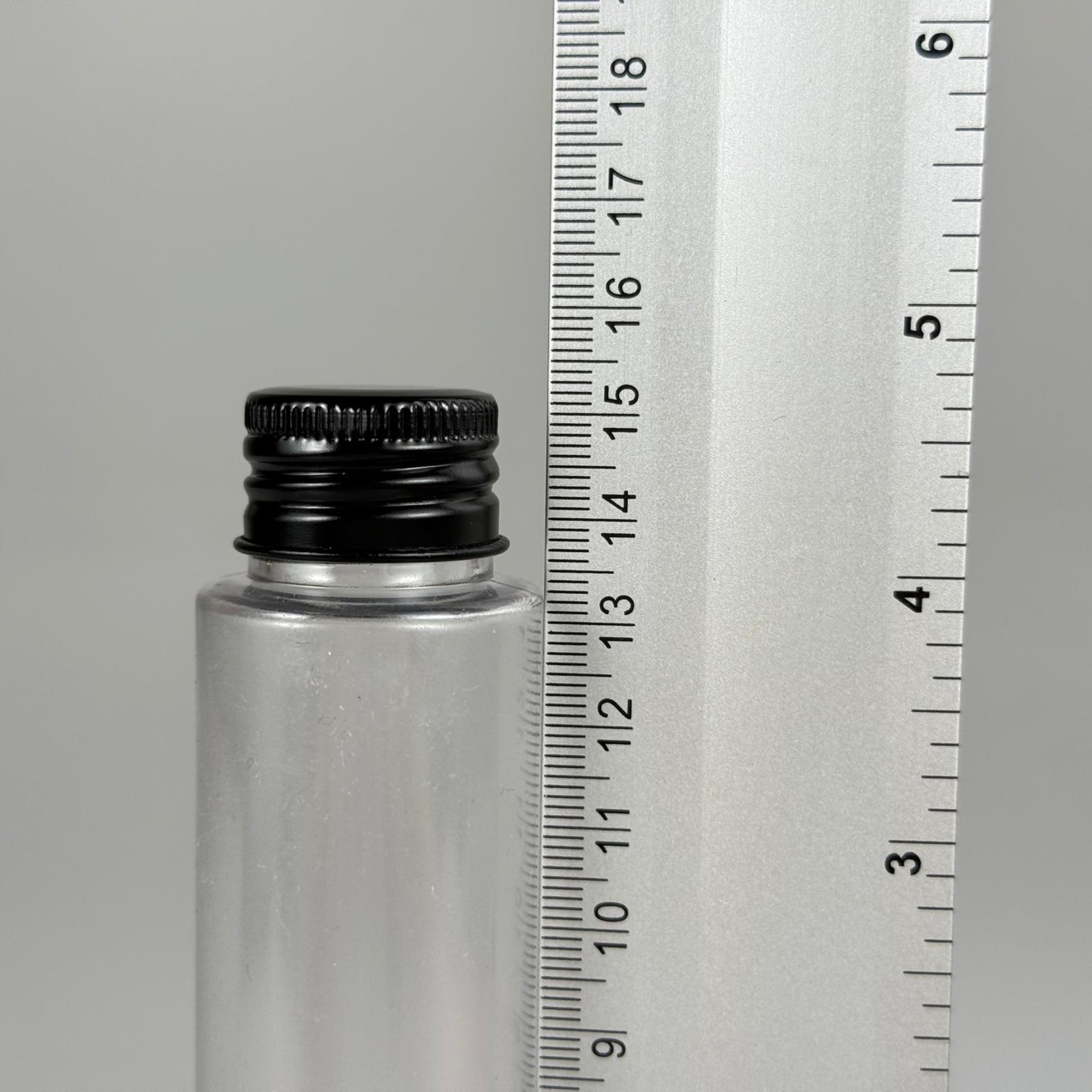 100 CC UZUN SİLİNDİR BUĞULU PET ŞİŞE ( 24 GR - 24 AĞIZ ) + KÖPÜK CONTALI SİYAH METAL ALÜMİNYUM KAPAK TAKIM - 100 ML BİBERİYE SUYU, LAVANTA YAĞI, SAÇ SERUM, TONİK VB İÇİN PLASTİK KOZMETİK AMBALAJLARI