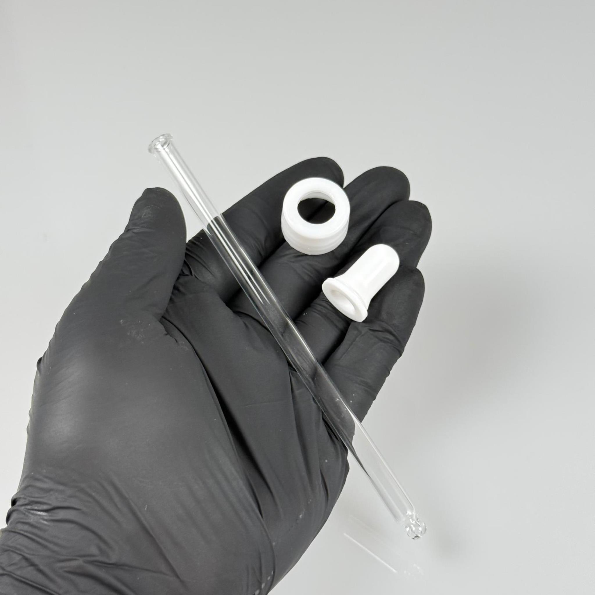 18 MM CAM DAMLALIKLI TAKIM - BEYAZ EMZİK +  DELİKLİ PLASTİK DÜZ BEYAZ KAPAK + 140 MM CAM PİPET
