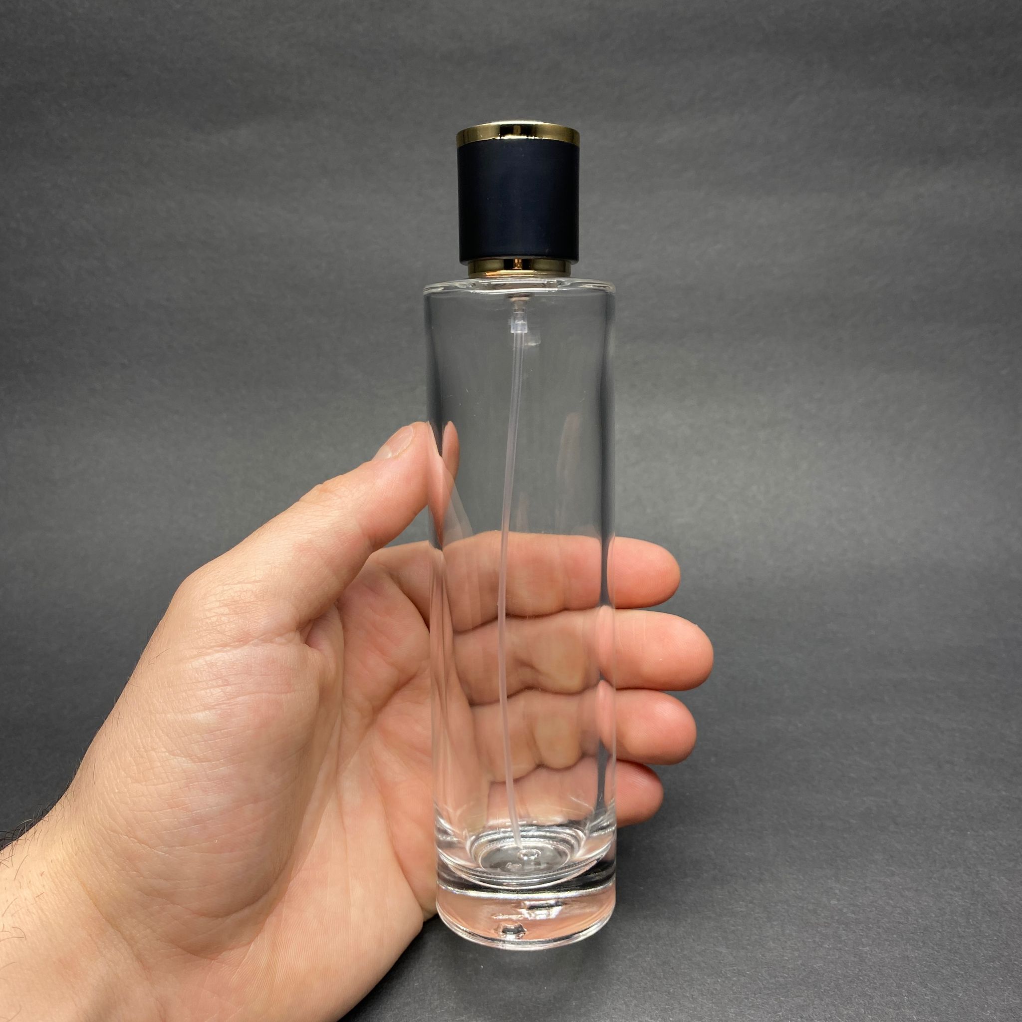 100 ML SİLİNDİR MODEL UZUN PEALY PARFÜM ŞİŞESİ - GOLD METAL SPREYLİ + GOLD SİYAH KAPAKLI (AĞIZ 15 MM GEÇME KOLAY KAPAMA)