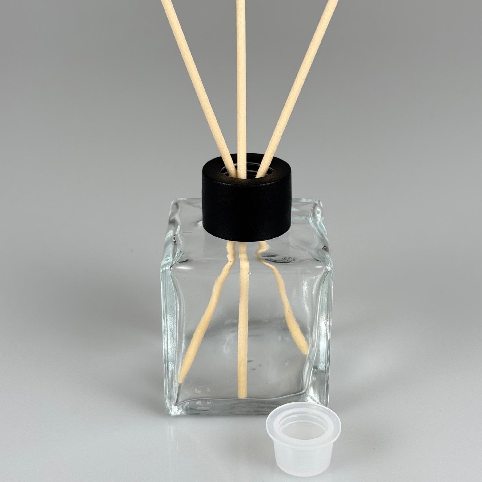 100 CC KARE BAMBU CAM BAMBU ODA KOKUSU ŞİŞESİ - 100 ML ÇUBUKLU KÖŞELİ BAMBU ODA KOKUSU ŞİŞESİ - DİFÜZÖR ŞİŞE- CAM ŞİŞE + SİYAH KAPAK + TIPA + 3 ADET FİBER AHŞAP RATTAN BAMBU ÇUBUK