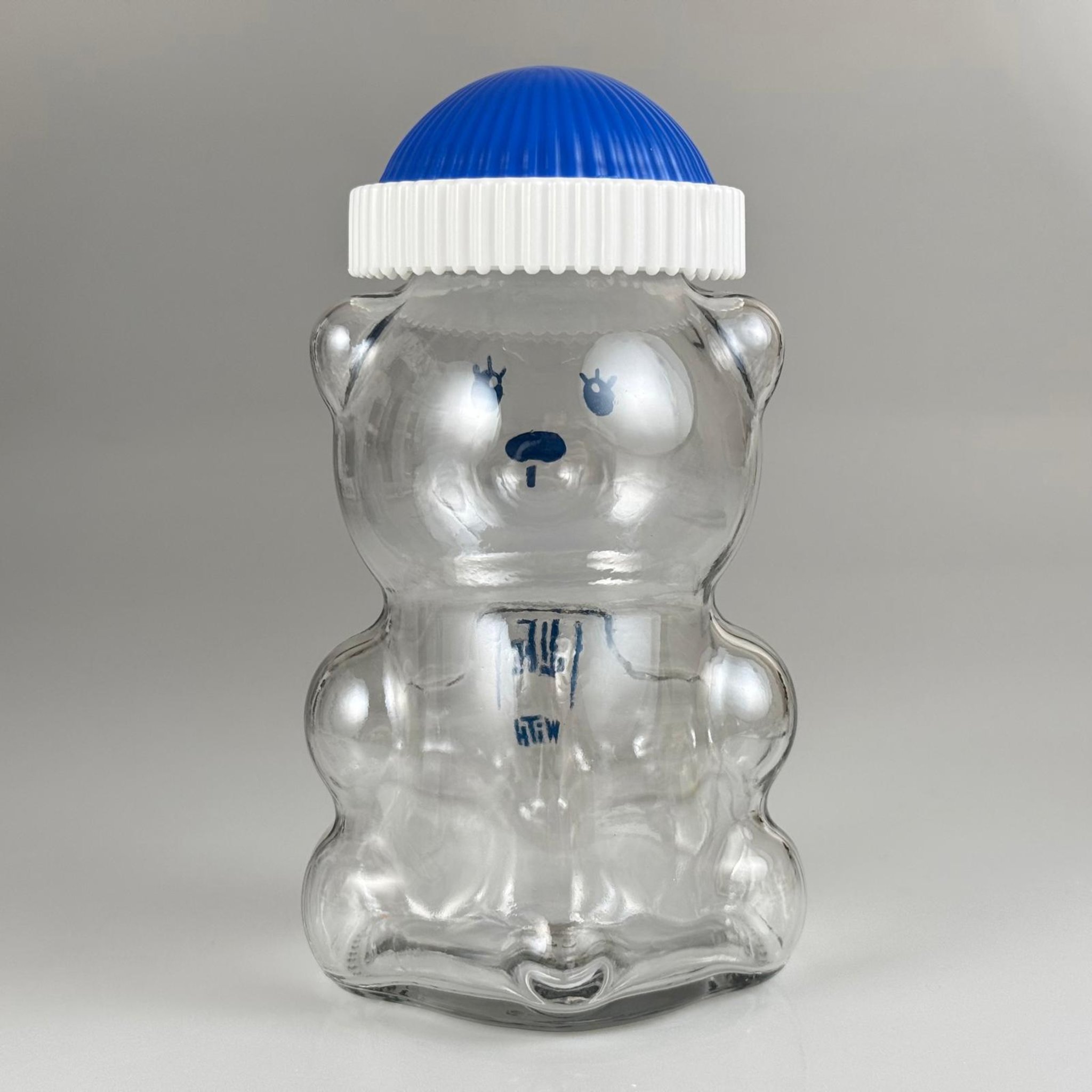 500 CC PİPETLİ CAM AYICIK BARDAK - MAVİ KAPAKLI + FIRÇALI PASLANMAZ ÇELİK GÜMÜŞ PİPETLİ TAKIM - 500 ML AYICIK FİGÜRLÜ PİPETLİ CAM SU , SOĞUK KAHVE ,  MEYVE SUYU ,  MEŞRUBAT BARDAĞI VB - HEDİYELİK BARDAK