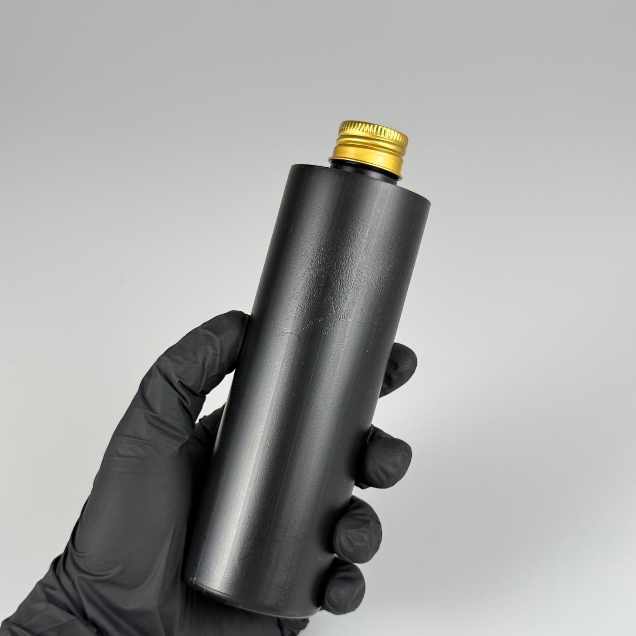 250 CC SİYAH SİLİNDİR MODEL MAT SERT POLİETİLEN ASETON ŞİŞESİ (24 AĞIZ) + KÖPÜK CONTALI GOLD METAL ALÜMİNYUM KAPAK + KOLONYA TIPALI TAKIM - 250 ML KAPAKLI POLİETİLEN ŞİŞELER
