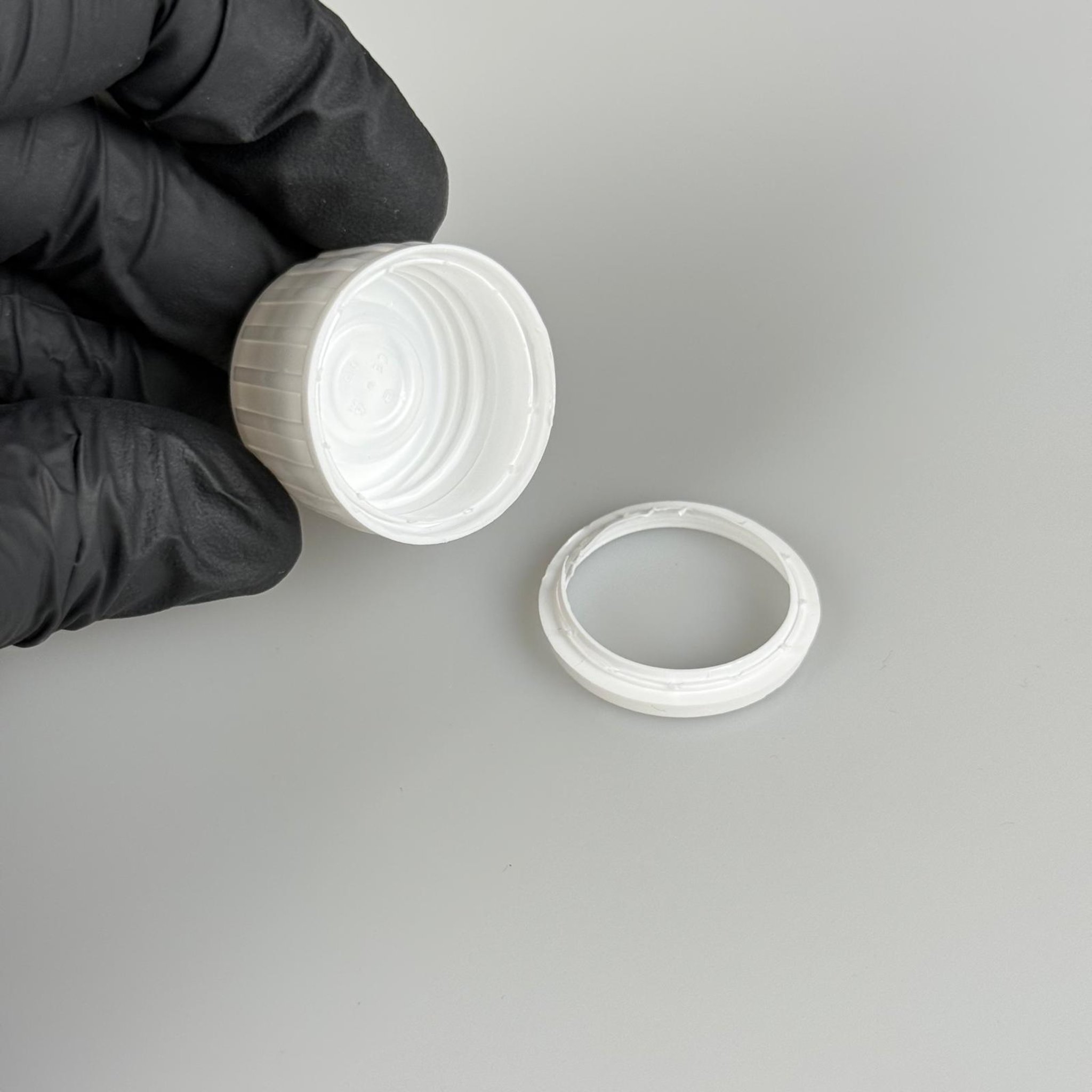 25 MM ECZA KAPAK BEYAZ - KİLİTLİ - İÇ TAPALI - 25 MM ŞURUP ŞİŞESİ KAPAĞI - ASTRA MODEL KAPAK