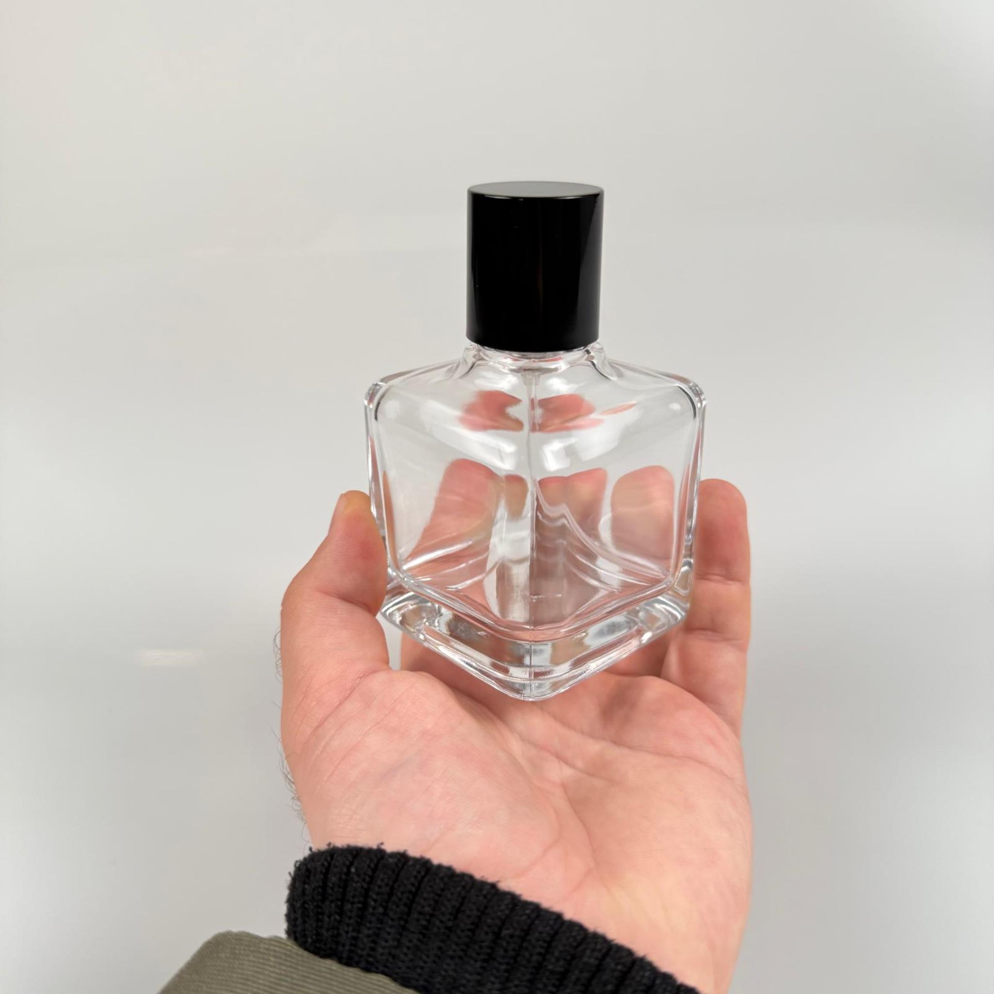 100 ML KARE MODEL LURA PARFÜM ŞİŞESİ - SİYAH METAL SPREYLİ + SİYAH KAPAKLI (AĞIZ 15 MM GEÇME KOLAY KAPAMA)
