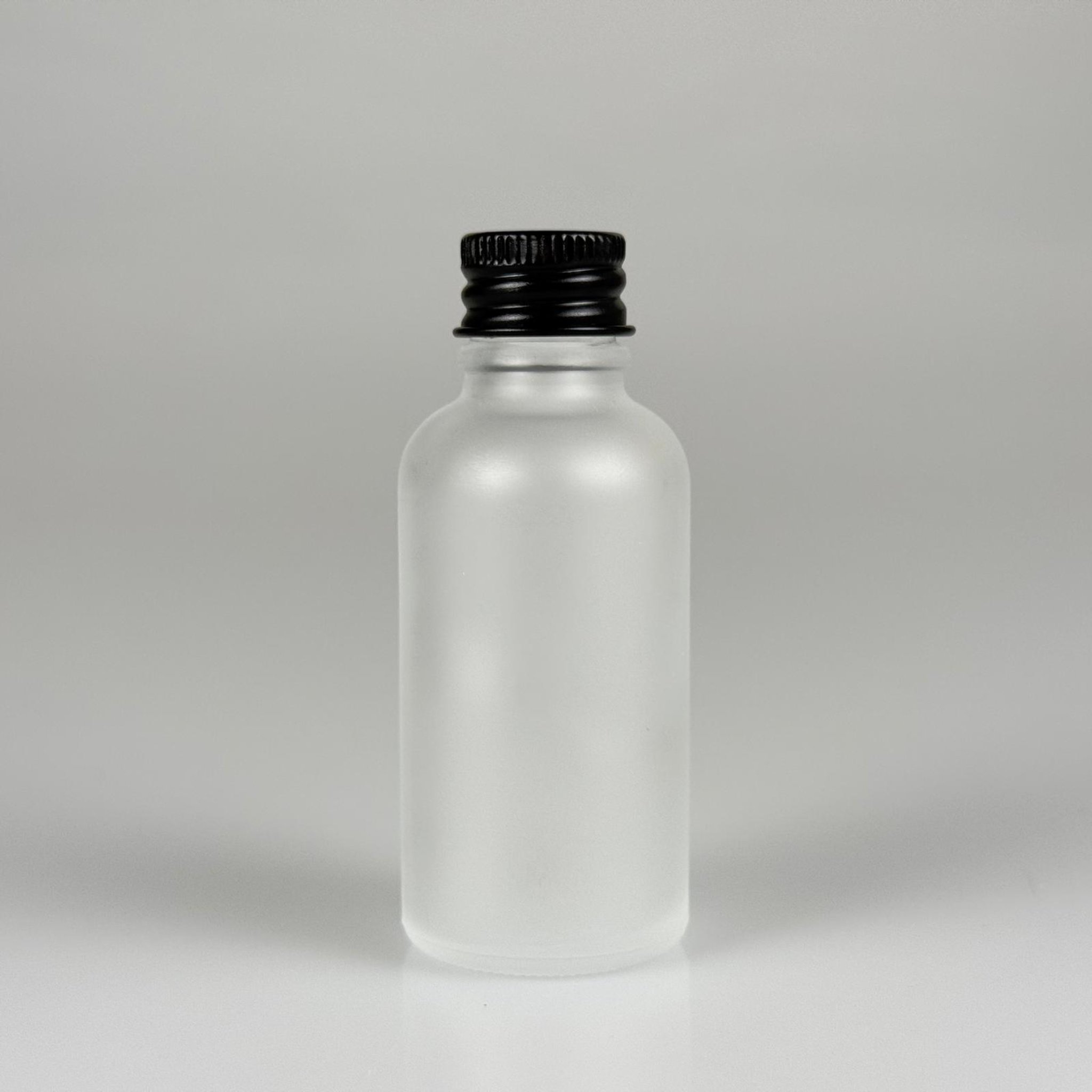 30 CC BUZLU CAM ŞİŞE + KÖPÜK CONTALI SİYAH ALÜMİNYUM METAL KAPAKLI TAKIM - 30 ML BUZLU CAM ŞİŞE