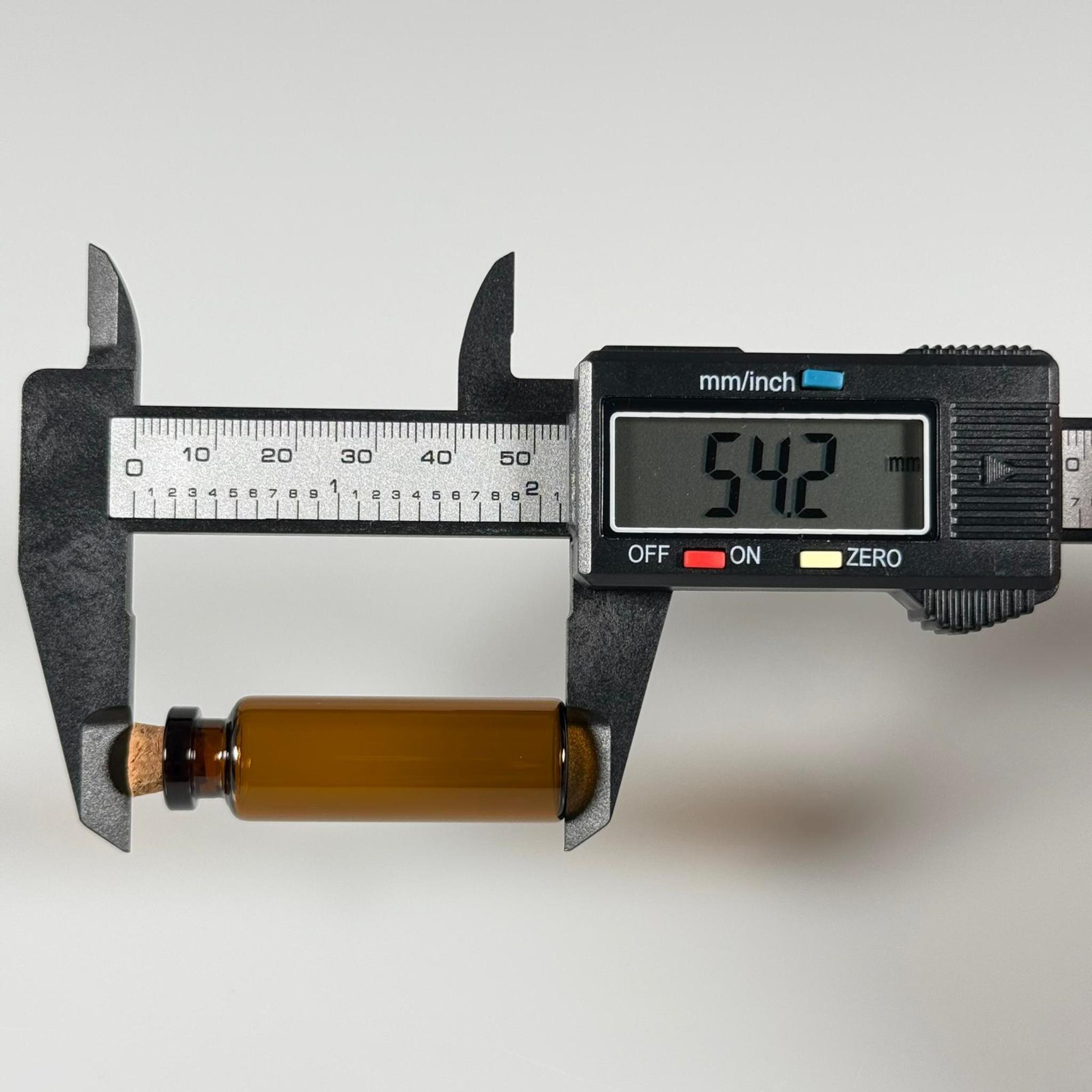 MİNİ CAM ŞİŞE MANTAR TIPALI 5 CC - anahtarlık, aksesuar. kolye, minyatür, mektup, tılsım vb için 5 ml amber küçük cam şişeler