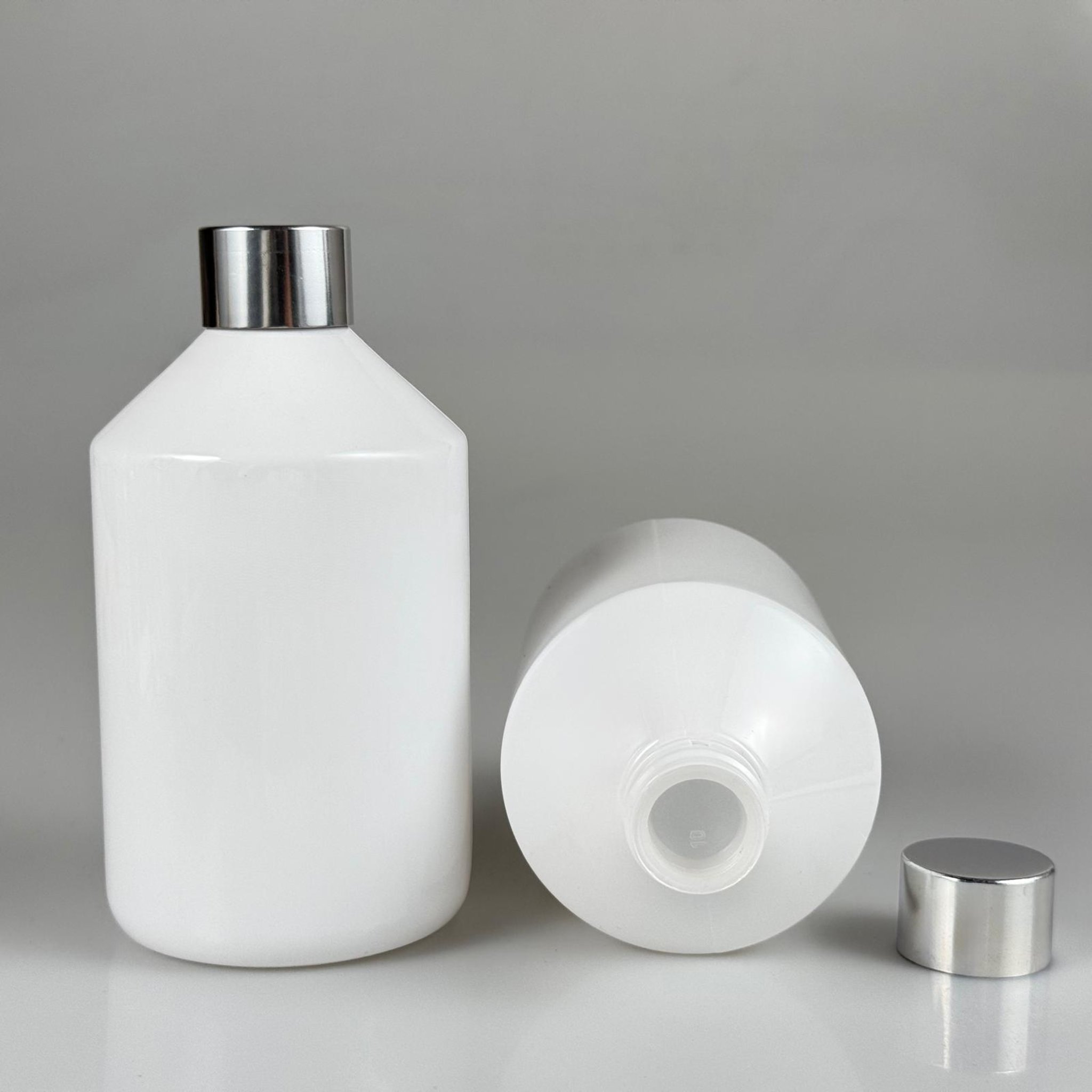 500 CC BEYAZ PET ŞİŞE + ALÜMİNYUM KAPLAMALI GÜMÜŞ KAPAKLI + KÖR TIPALI TAKIM - 500 ML PET ŞİŞE