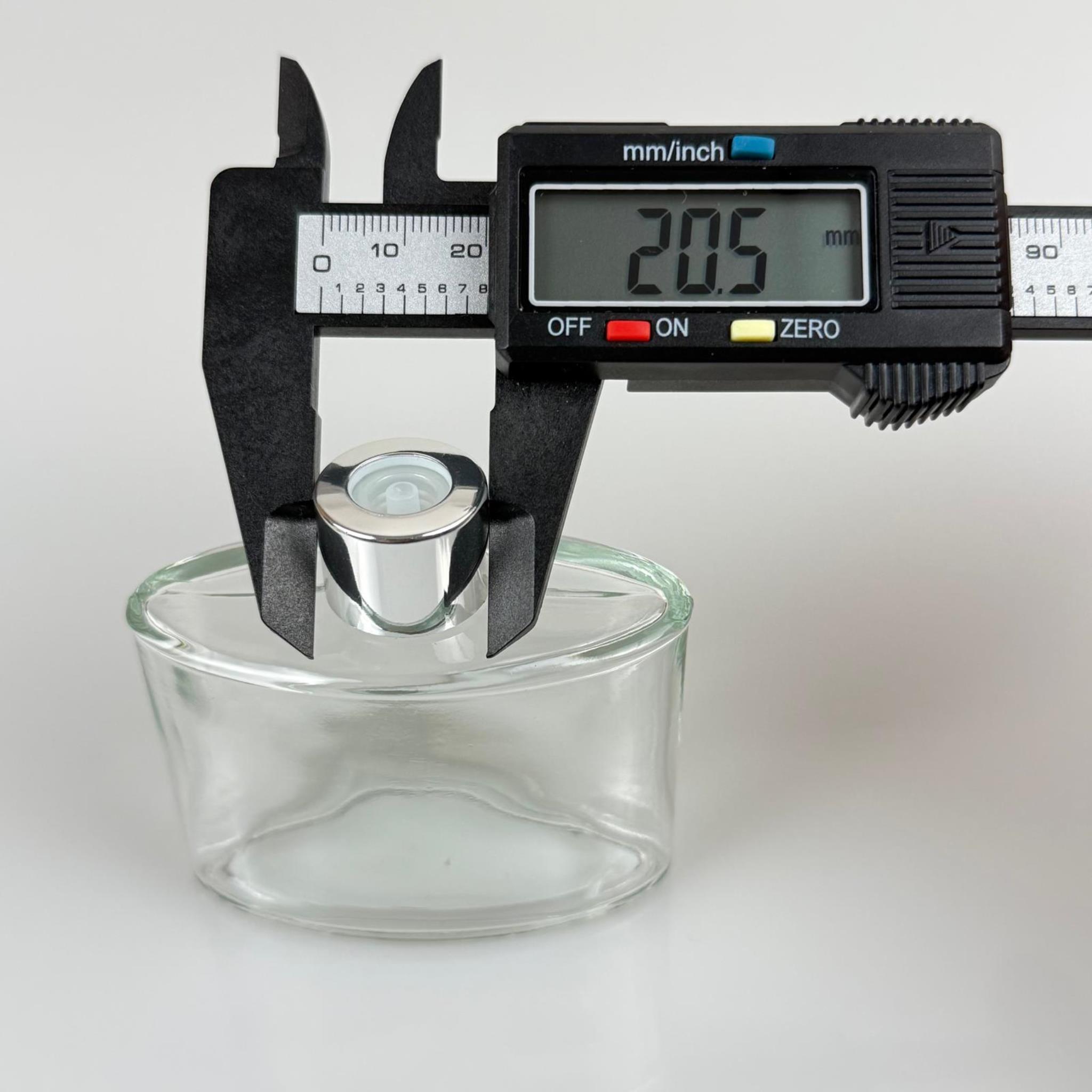 YASSI MODEL CAM KOLONYA ŞİŞESİ + METAL GÜMÜŞ KAPAK + TIPA - 50 ML - HEDİYELİK KOLONYA ŞİŞELERİ