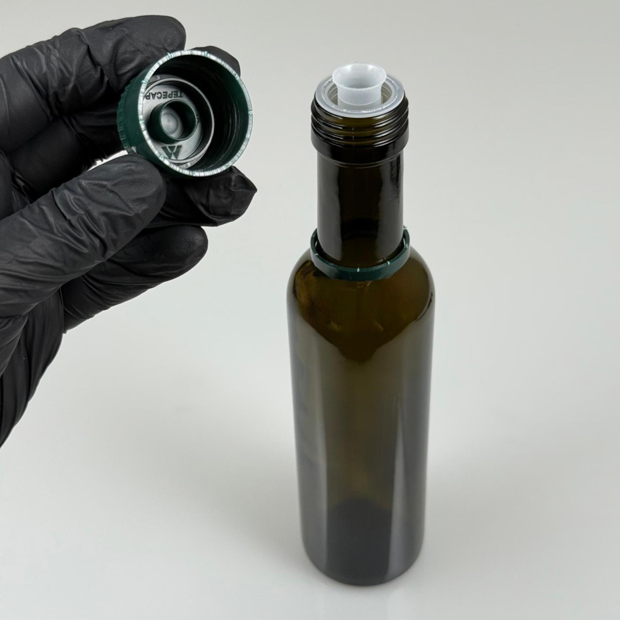 250 CC YEŞİL CESENA MODEL DORİCA CAM ŞİŞE - YEŞİL AKITICILI DROP STOP KİLİTLİ KAPAKLI - 250 ML CESENA ŞİŞE - YEŞİL