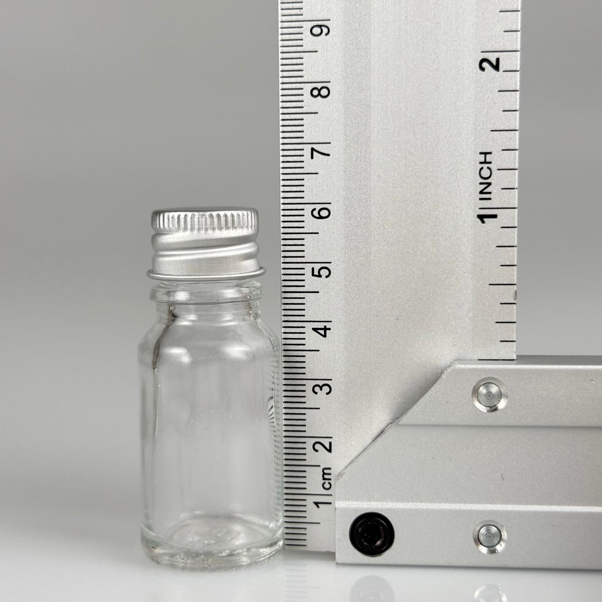 10 CC ŞEFFAF CAM ŞİŞE + KÖPÜK CONTALI GÜMÜŞ ALÜMİNYUM METAL KAPAKLI + KÖR TIPALI TAKIM - 10 ML ŞEFFAF CAM ŞİŞE