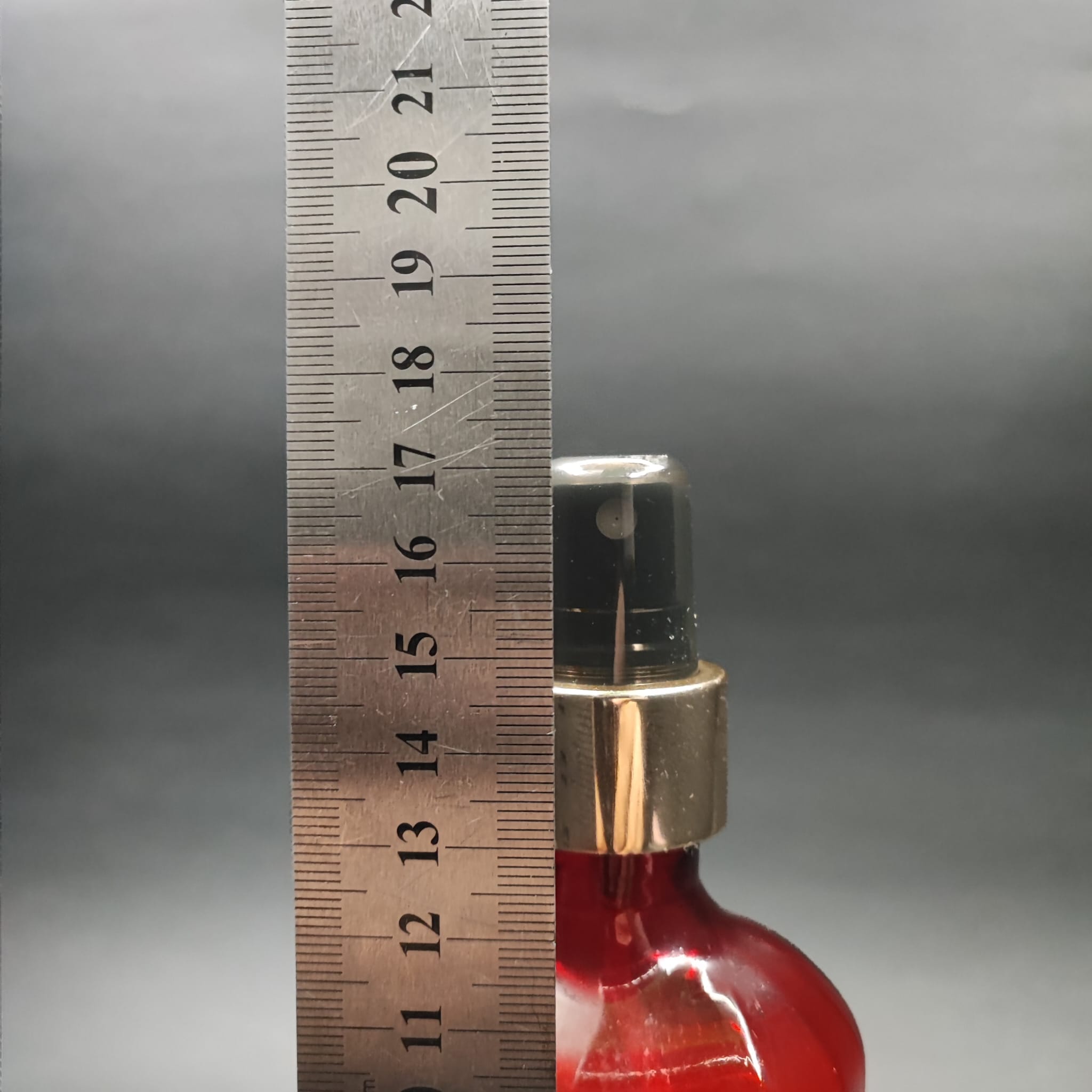 200 CC ÖLÇEKLİ PET ŞİŞE - GOLD PARMAK SPREYLİ - 200 ML VE OZ ÖLÇÜLÜ KIRMIZI PET ŞİŞE