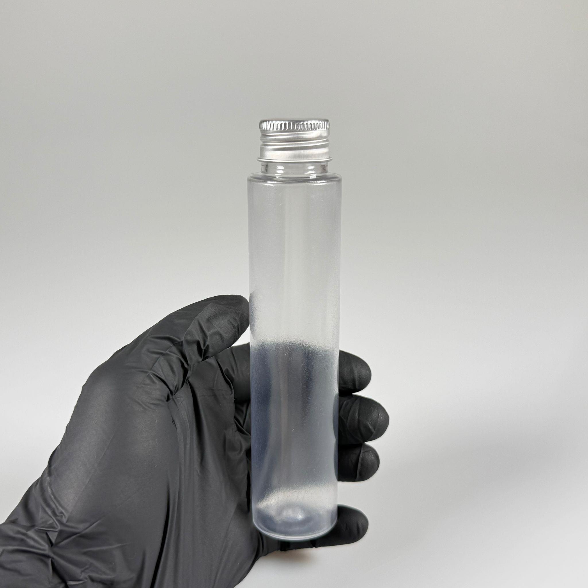 100 CC UZUN SİLİNDİR BUĞULU PET ŞİŞE (24 GR)  - CONTALI METAL GÜMÜŞ KAPAKLI - 100 ML BİBERİYE SUYU, LAVANTA YAĞI, SAÇ SERUM, TONİK VB İÇİN PLASTİK KOZMETİK AMBALAJLARI