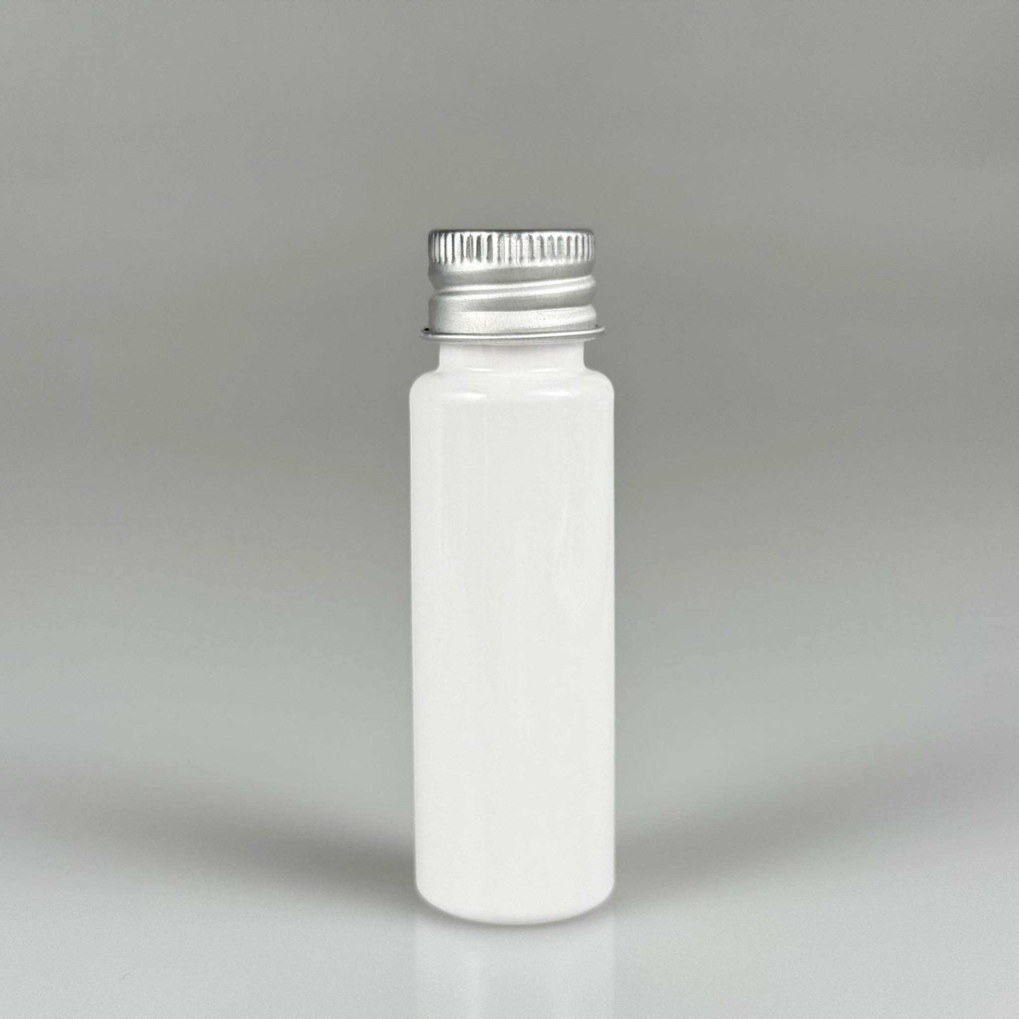 20 CC BEYAZ PET SHOT ŞİŞE - KÖPÜK CONTALI GÜMÜŞ ALÜMİNYUM METAL KAPAKLI TAKIM - 20 ML PLASTİK ŞİŞE