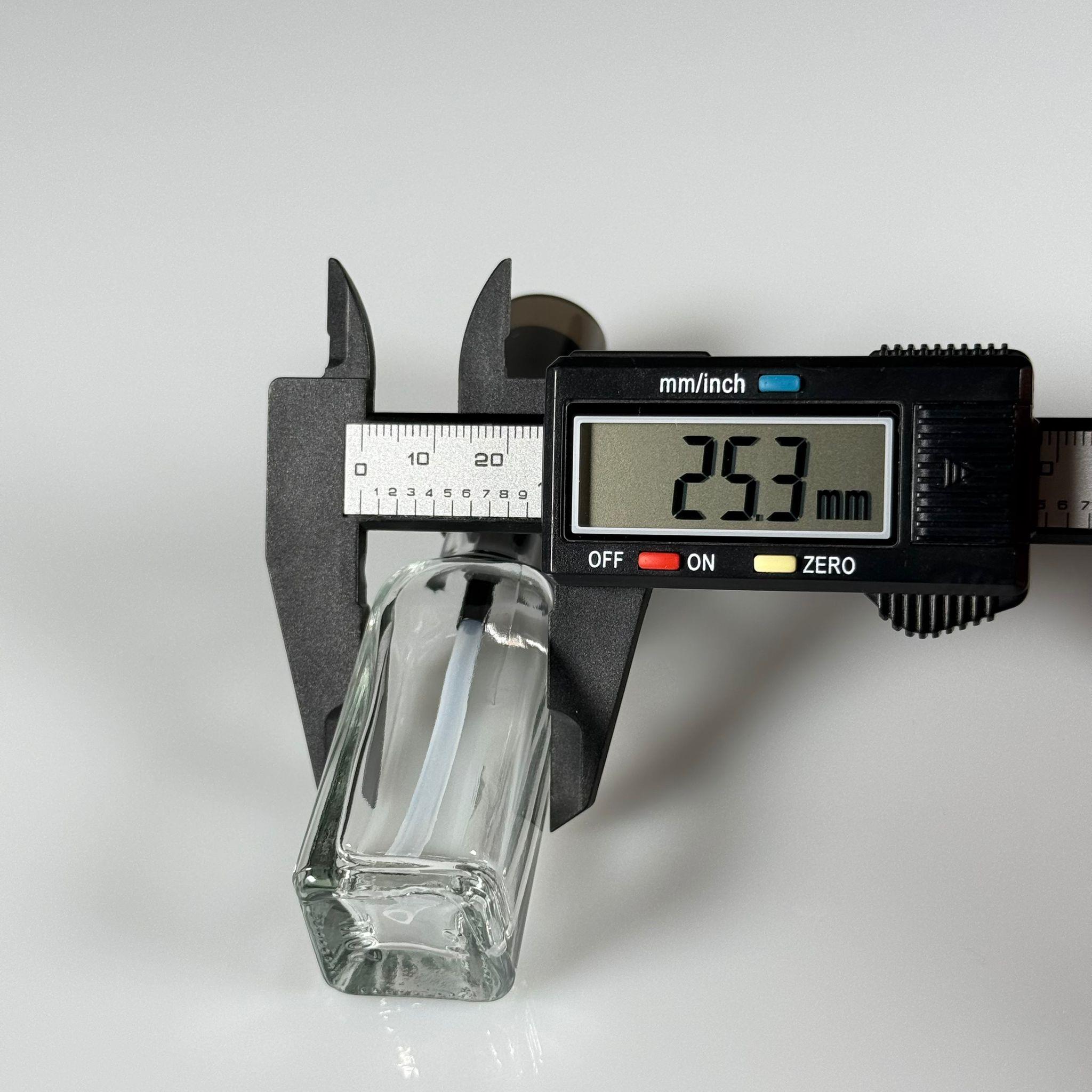 20 CC MARASKA KÖŞELİ YAĞ VE LOSYON POMPALI CAM ŞİŞE  - 20 ml kare cam şişe siyah pompalı