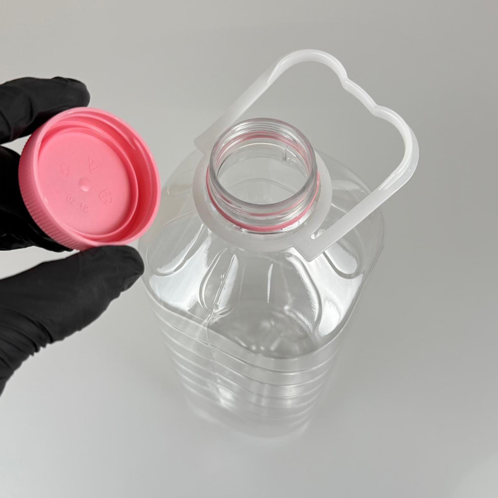 3 LT KÖŞELİ SU PETİ - PEMBE KAPAKLI BEYAZ KULPLU - 3000 CC PET ŞİŞE
