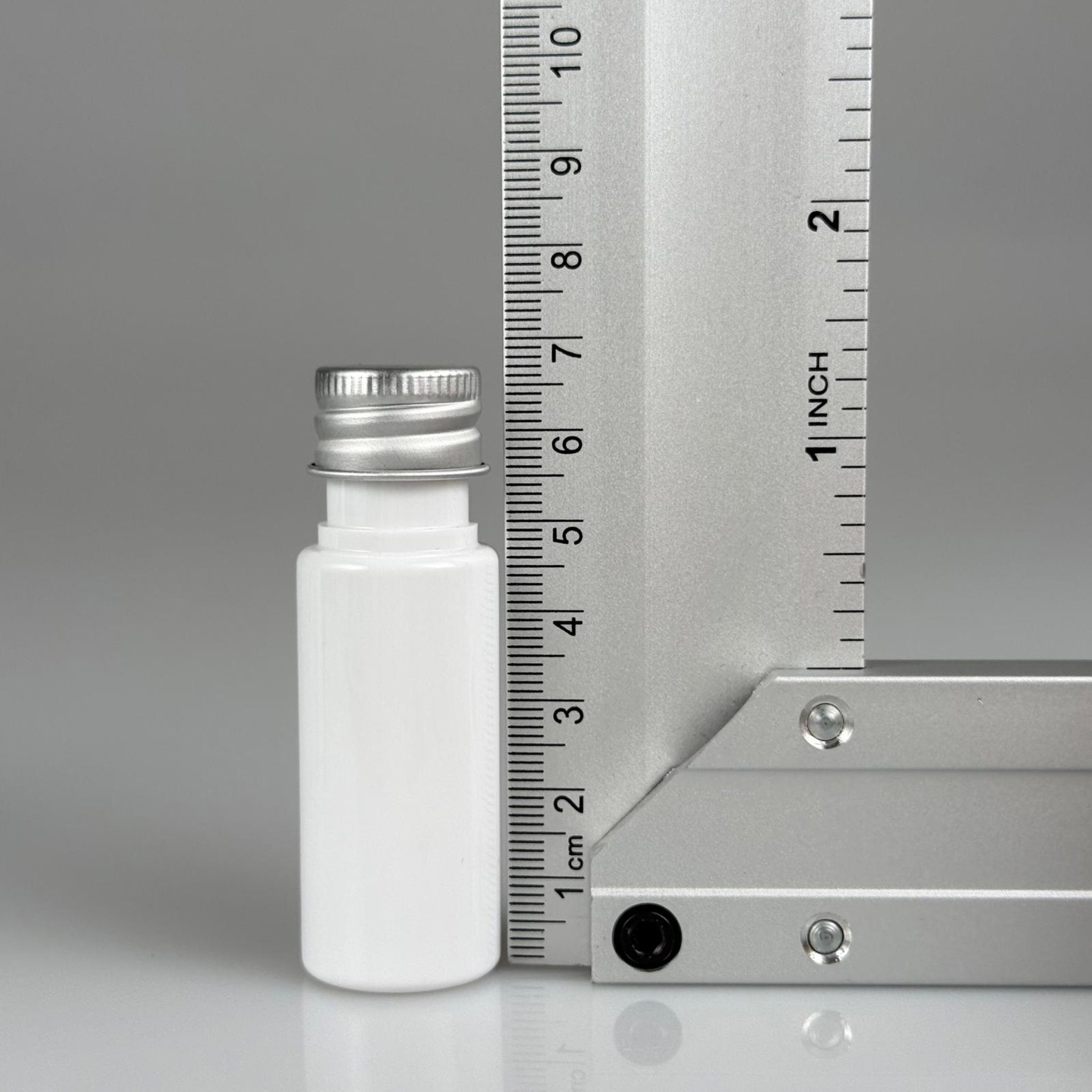 15 CC BEYAZ SİLİNDİR PET ŞİŞE + KÖPÜK CONTALI GÜMÜŞ ALÜMİNYUM METAL KAPAKLI + KÖR TIPALI TAKIML - 15 ML BEYAZ PET ŞİŞE