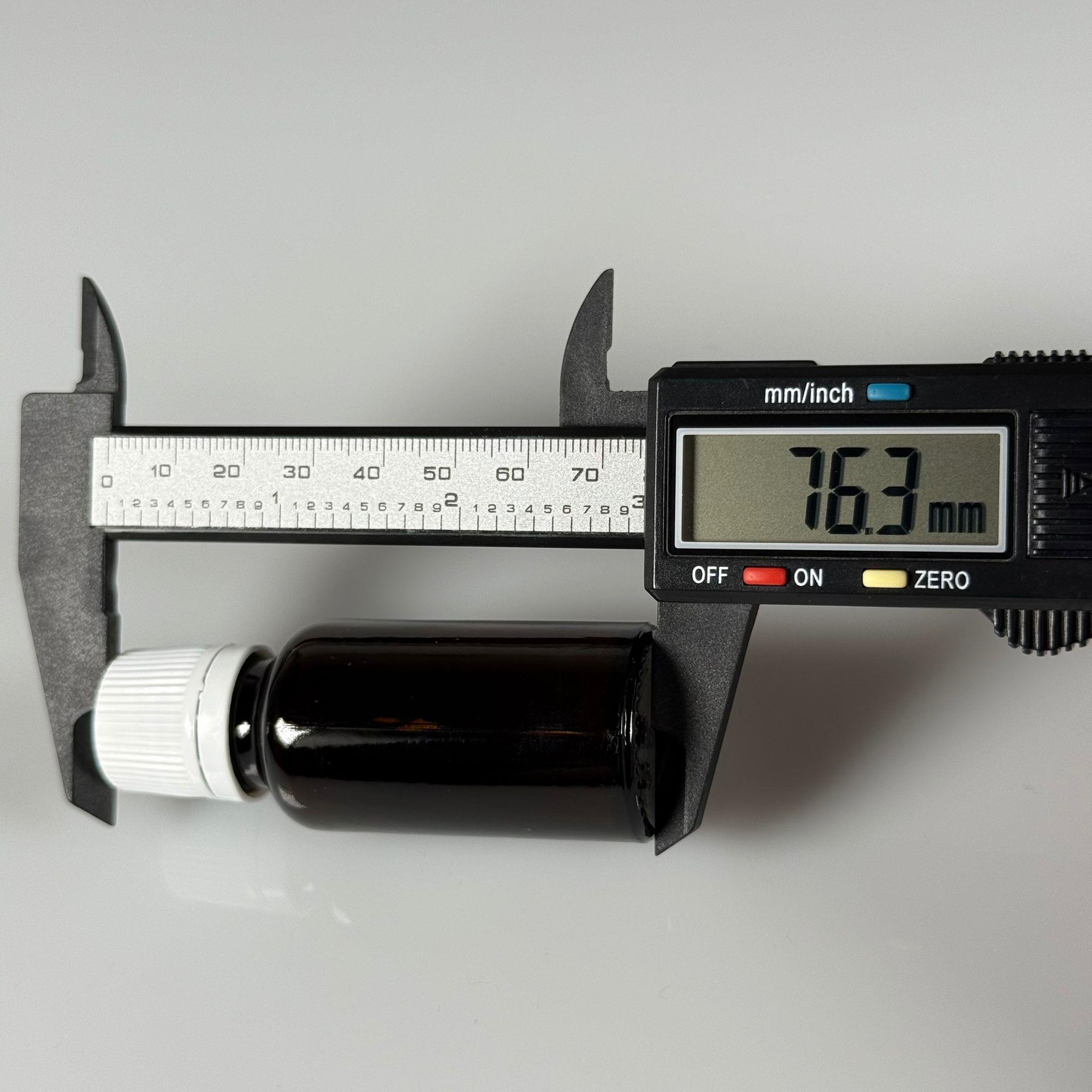 20 CC CAM AMBER KAHVERENGİ KİLİTLİ, KENDİNDEN CONTALI BEYAZ KAPAKLI - 20 ML DAR AĞIZLI İLAÇ ŞİŞESİ