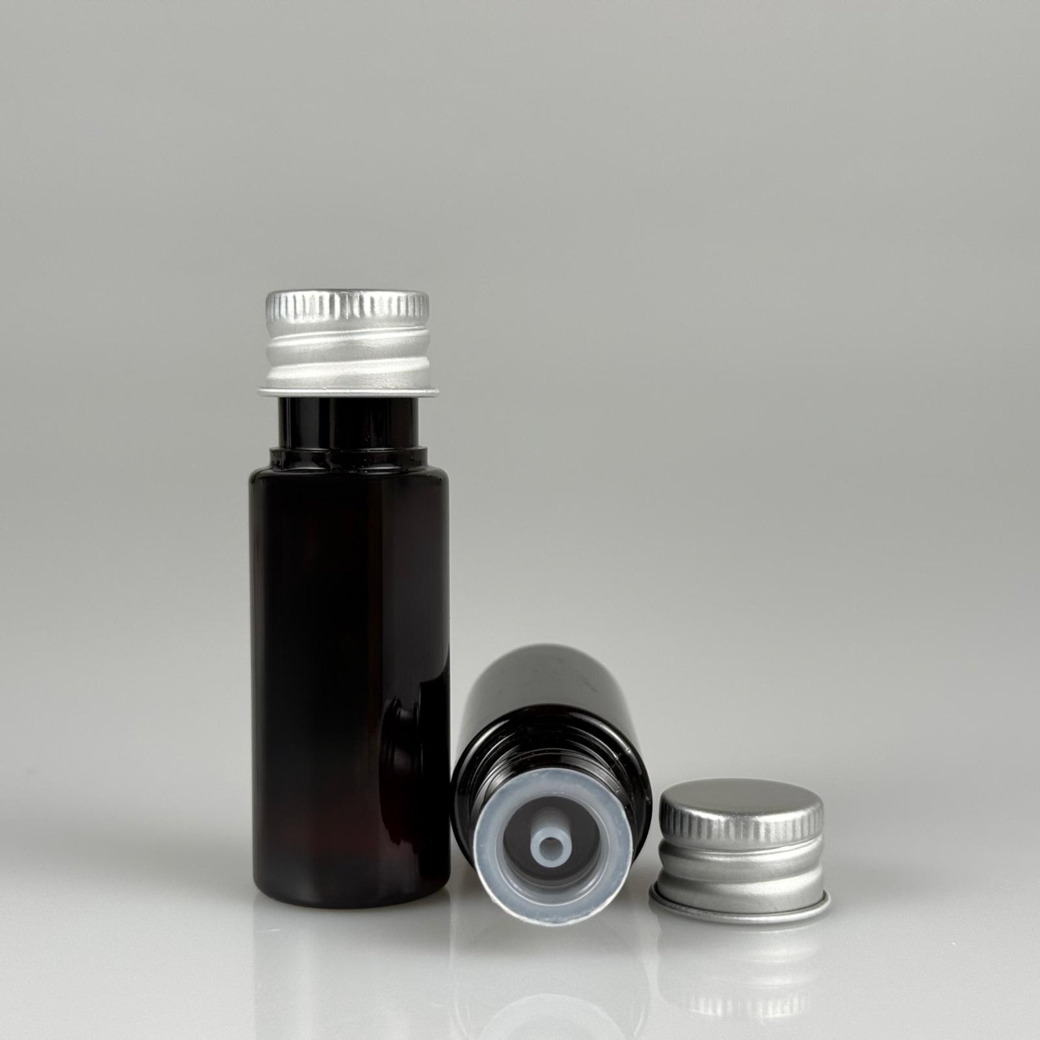 15 CC AMBER SİLİNDİR PET ŞİŞE + KÖPÜK CONTALI GÜMÜŞ ALÜMİNYUM METAL KAPAKLI + KOLONYA TIPALI TAKIML - 15 ML KAHVERENGİ PET ŞİŞE