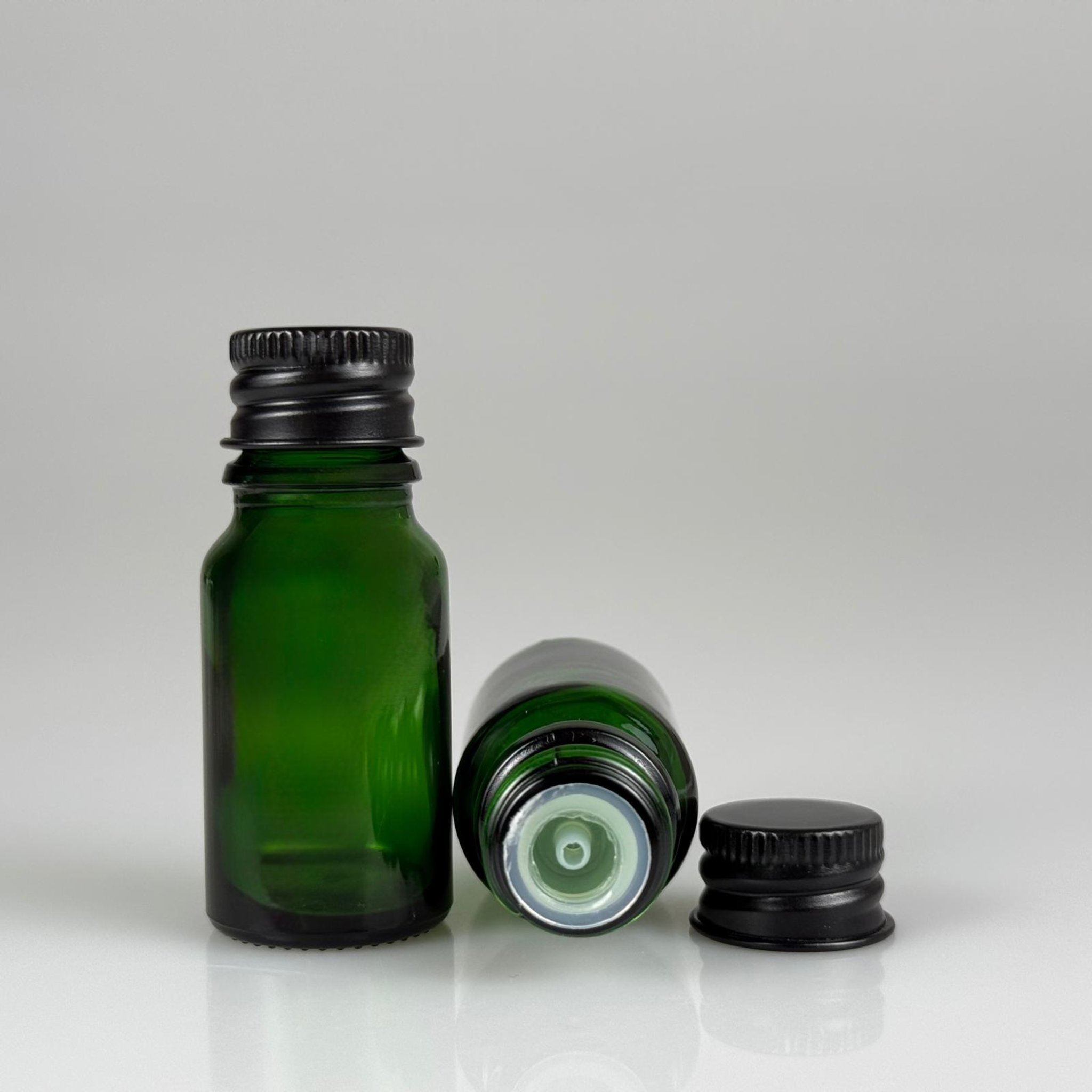 10 CC YEŞİL CAM ŞİŞE + KÖPÜK CONTALI SİYAH ALÜMİNYUM METAL KAPAKLI + DAMLALIKLI KOLONYA TIPALI TAKIM - 10 ML YEŞİL CAM ŞİŞE