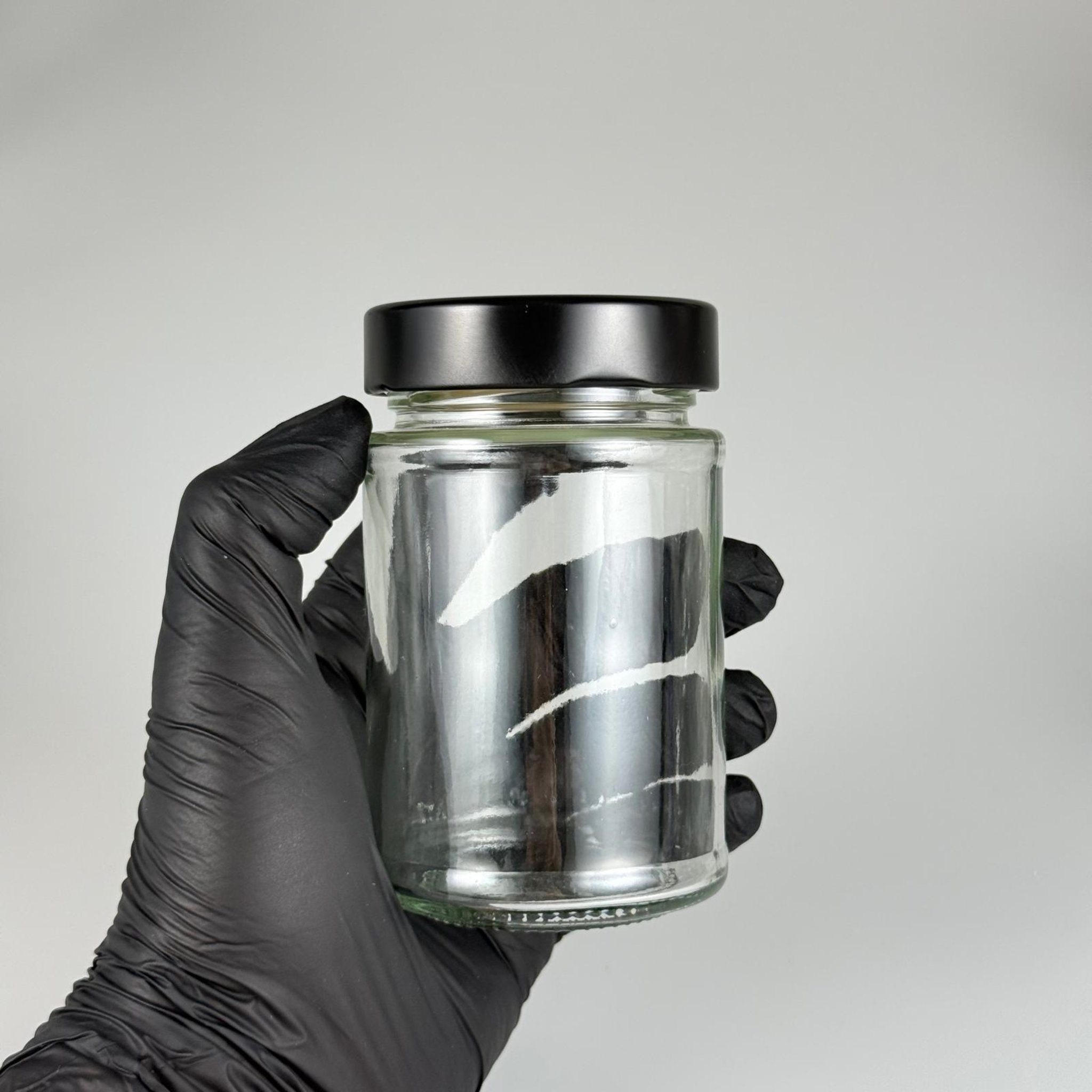 220 CC ALMAN ERGO KAVANOZ - SİYAH METAL KAPAKLI + KENDİNDEN YAPIŞKANLI CONTALI - 220 ML DERİN KAPAKLI VASO PESTI BARİLLA CAM KAVANOZ